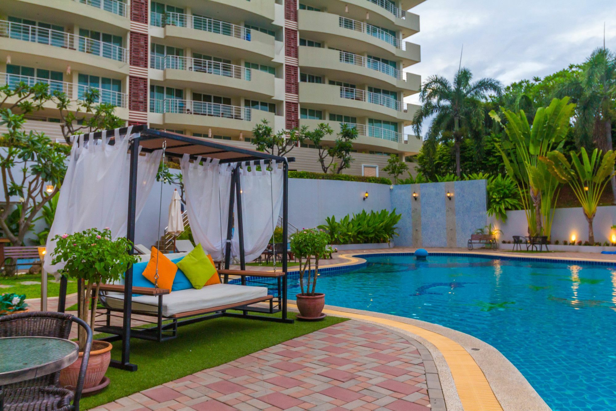 Sea View Hua Hin Hotel 3*