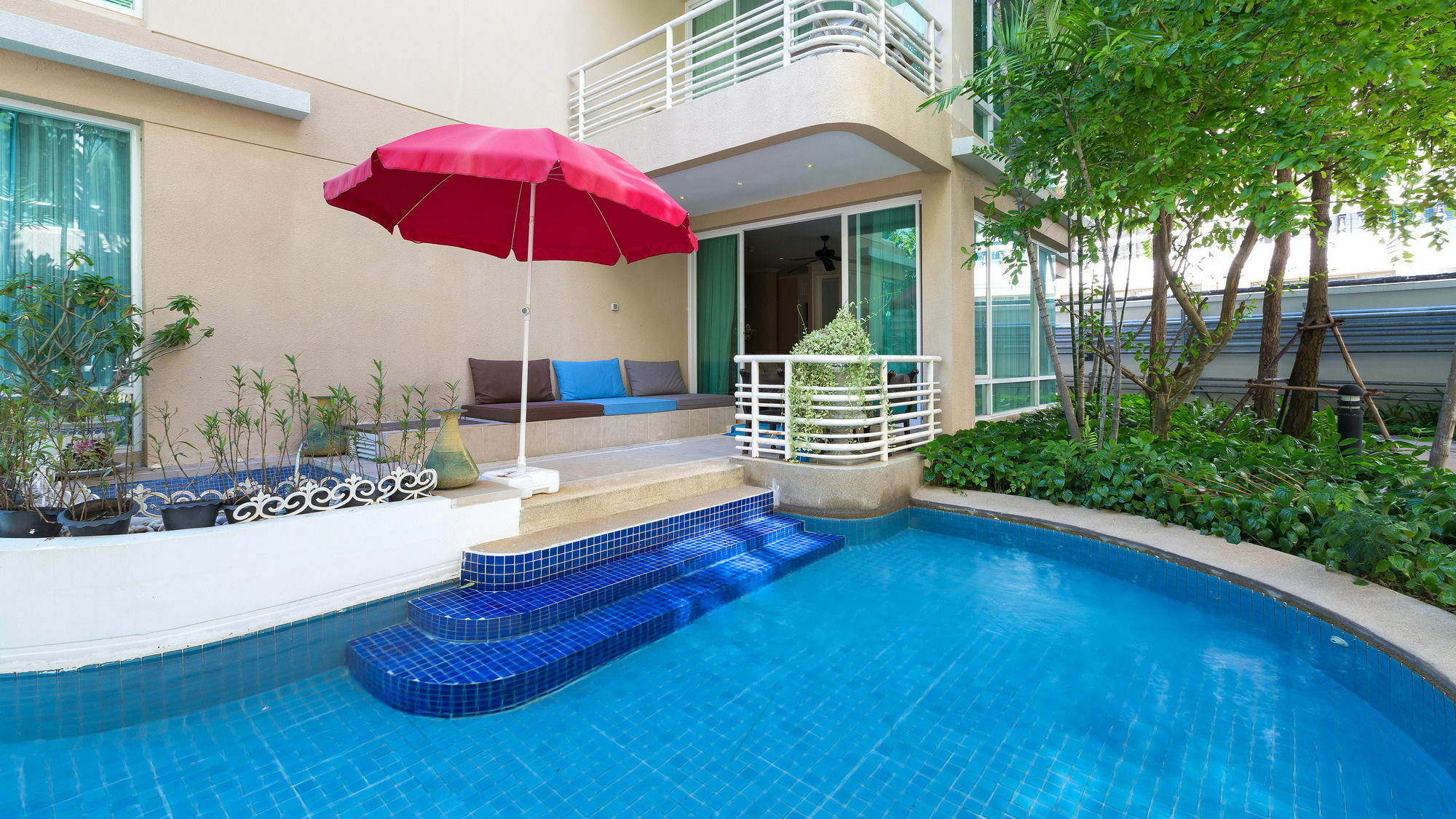 Baan Sanploen Beachfront Apartment Hua Hin