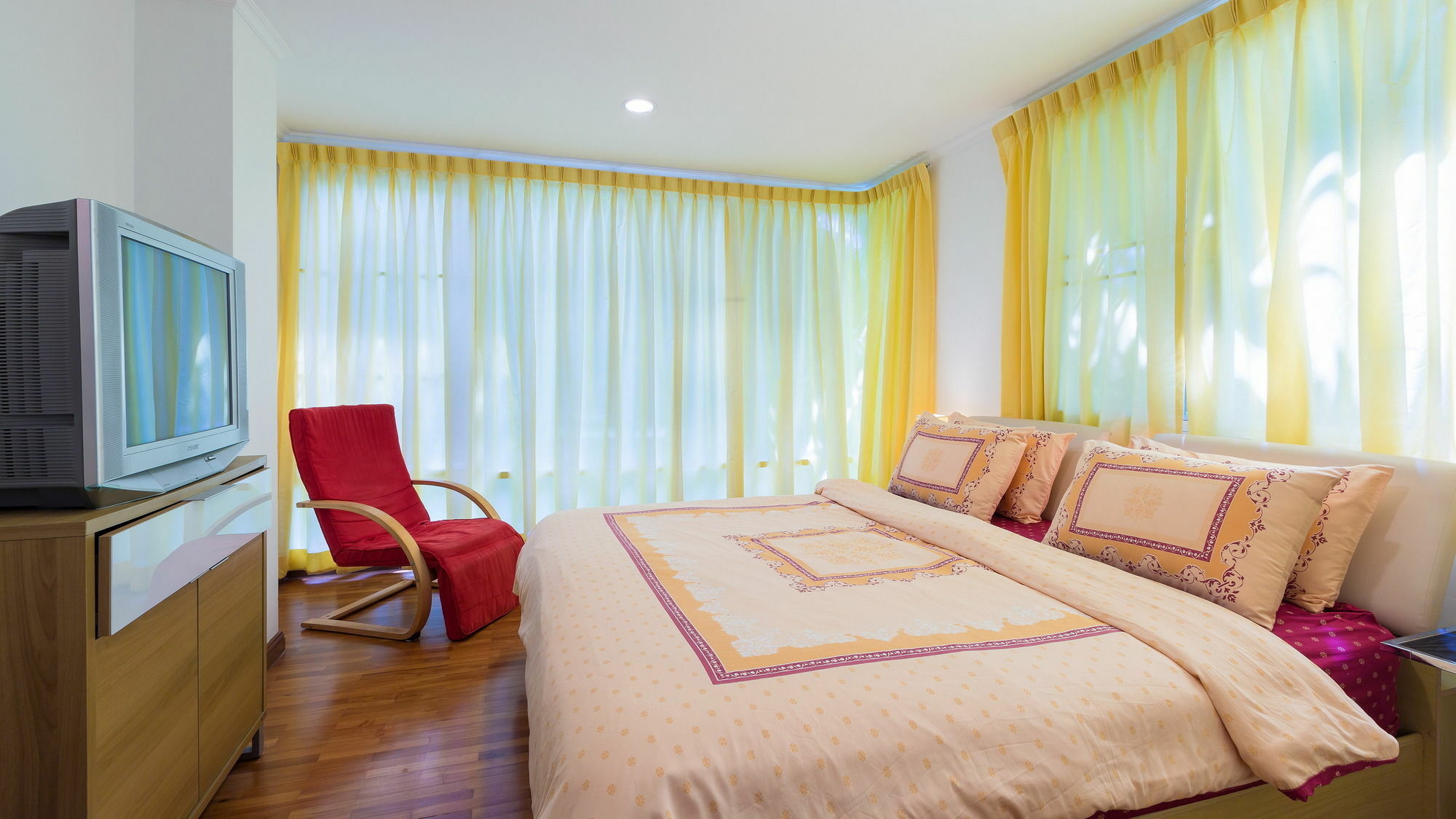 Apartment Baan Sanploen Beachfront