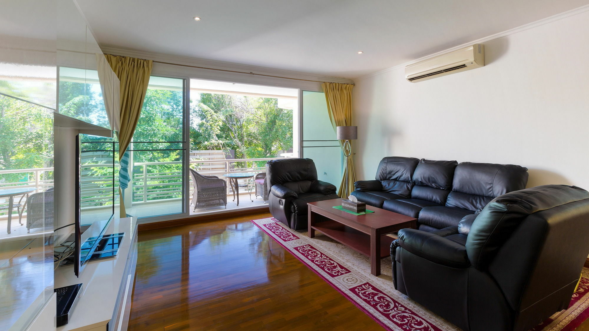 Baan Sanploen Beachfront Hua Hin