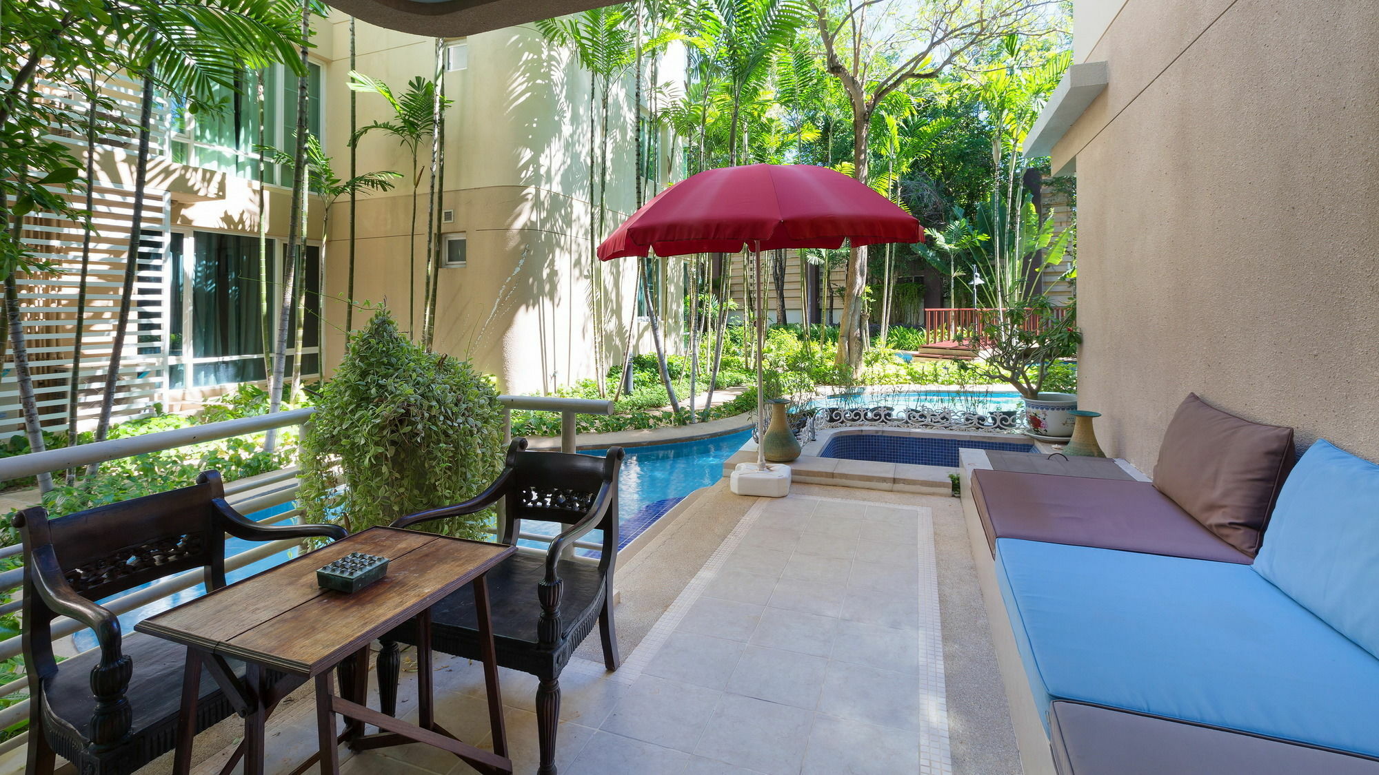 Baan Sanploen Beachfront