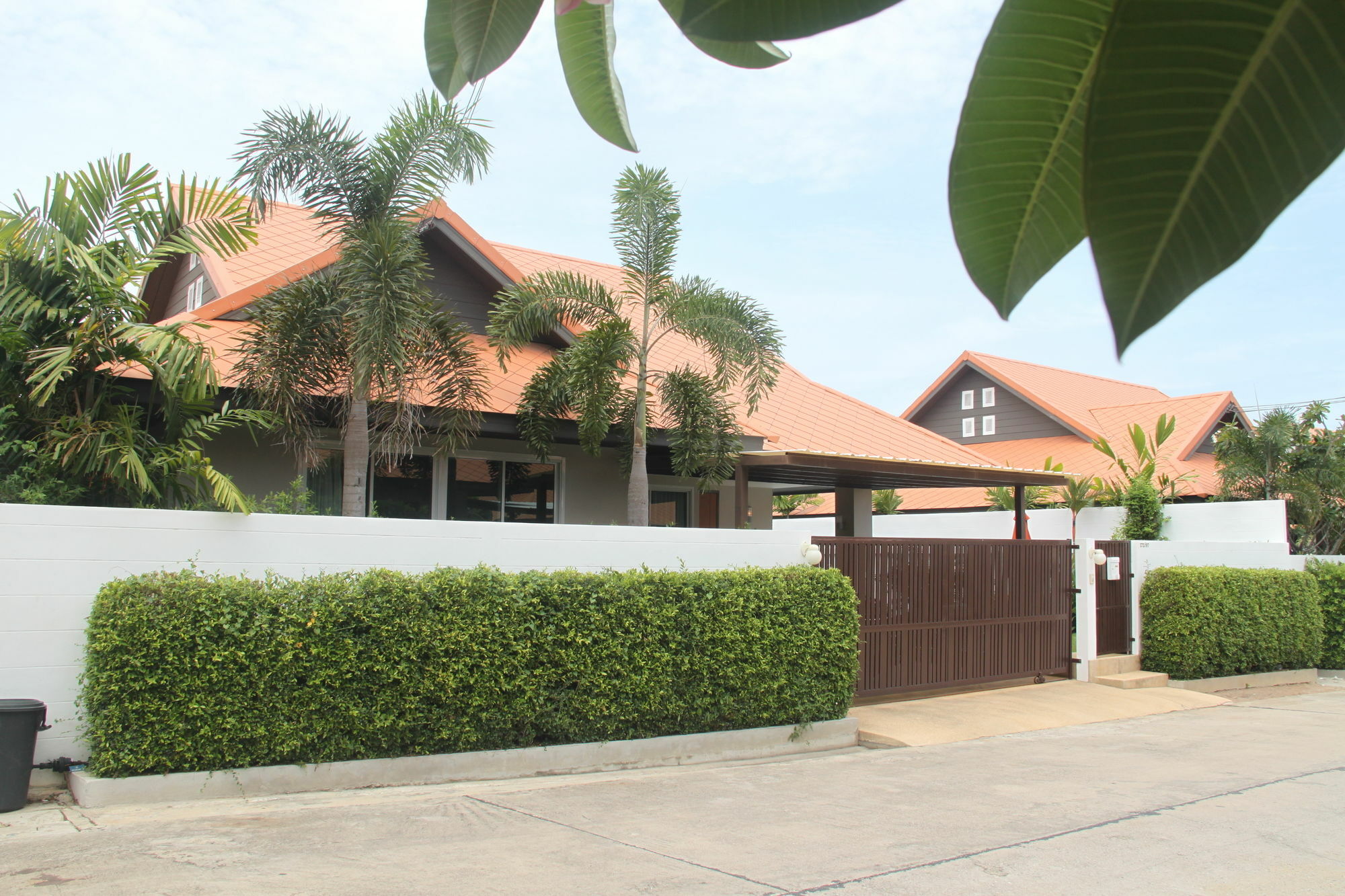 The Pool A23 Villa *