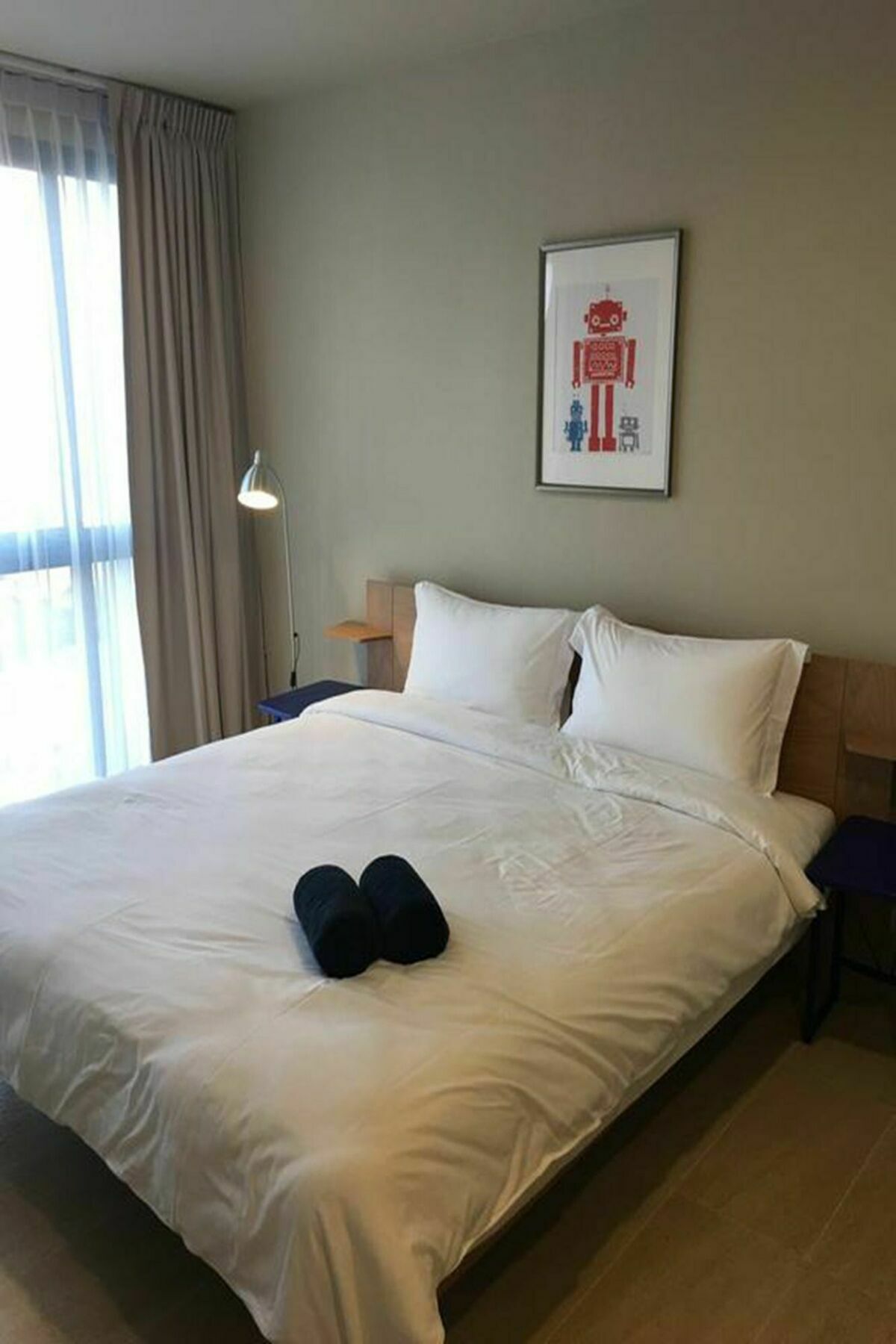 Baan Thew Talay Blue Sapphire 353