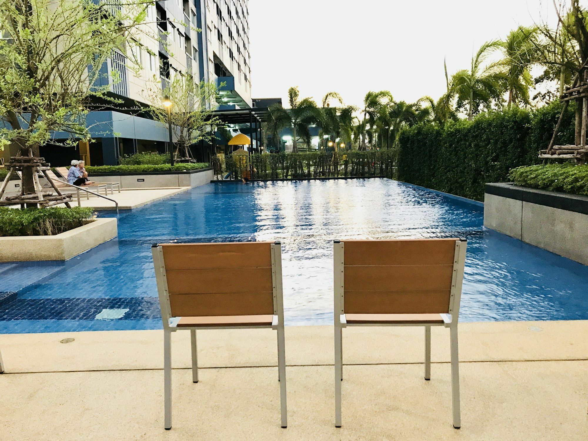 Lumpini Seaview Apartment