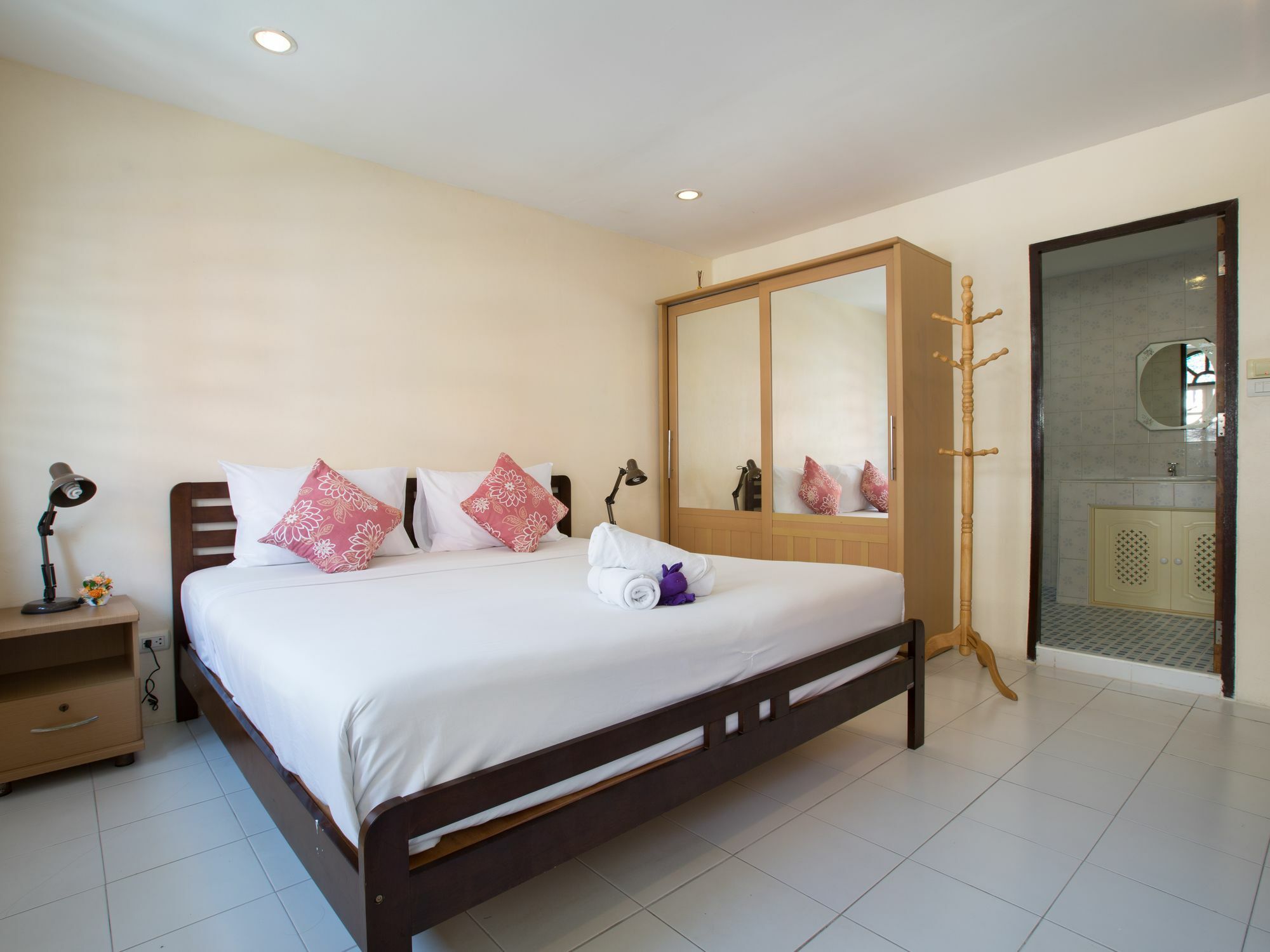 Stefans 3* Jomtien Beach
