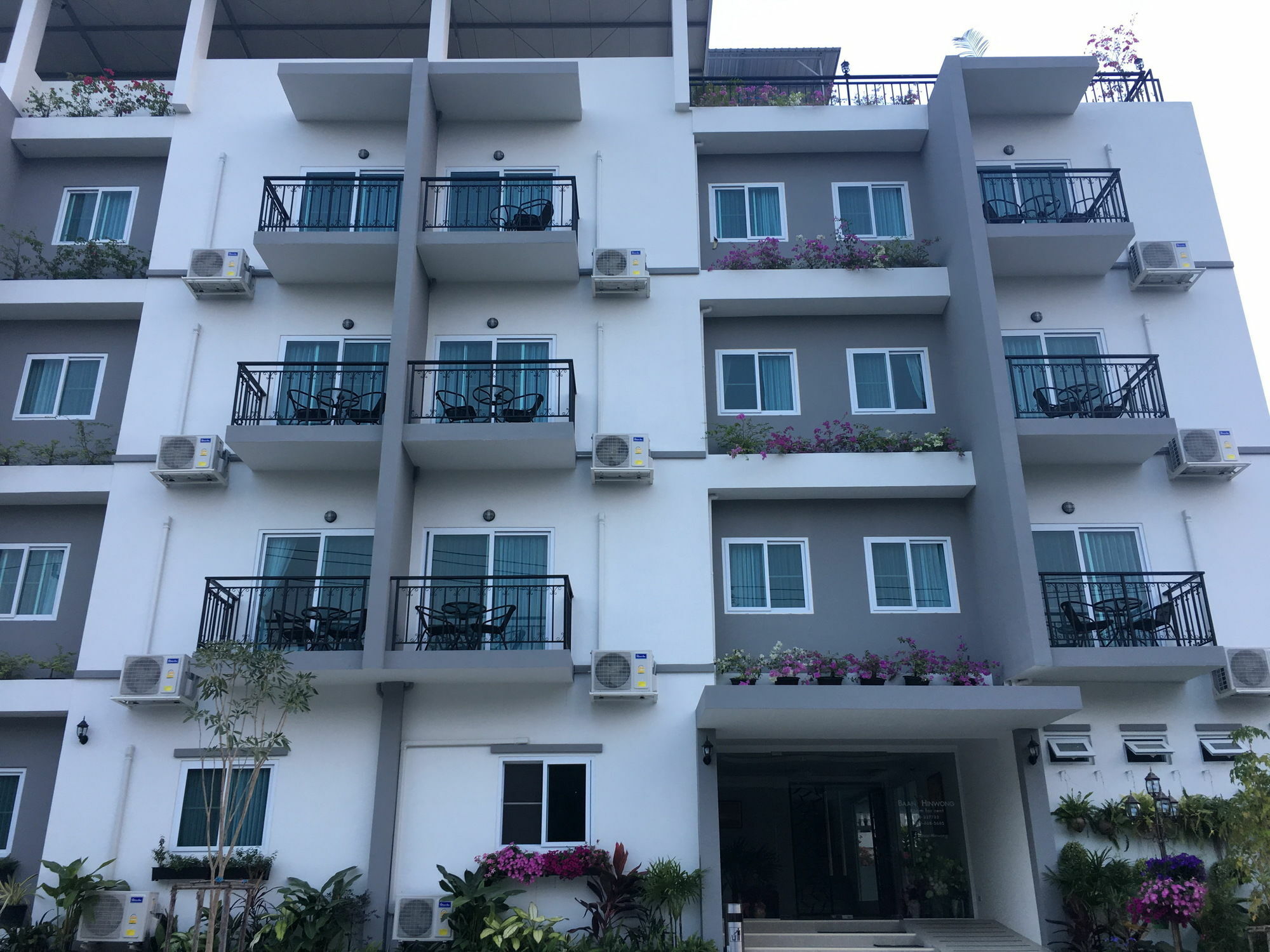 Baan Hinwong Hotel