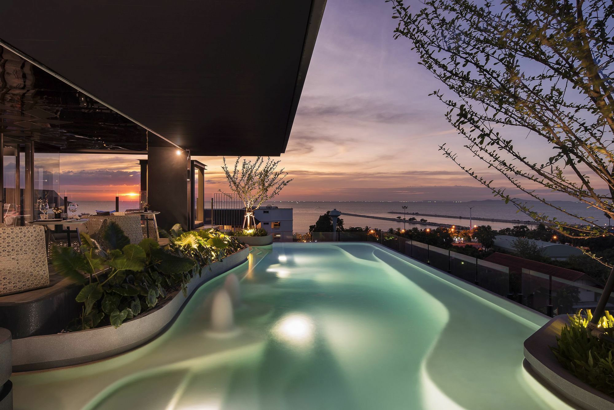 Cross Vibe Pattaya Seaphere - Formerly X2 Vibe Pattaya Seaphere