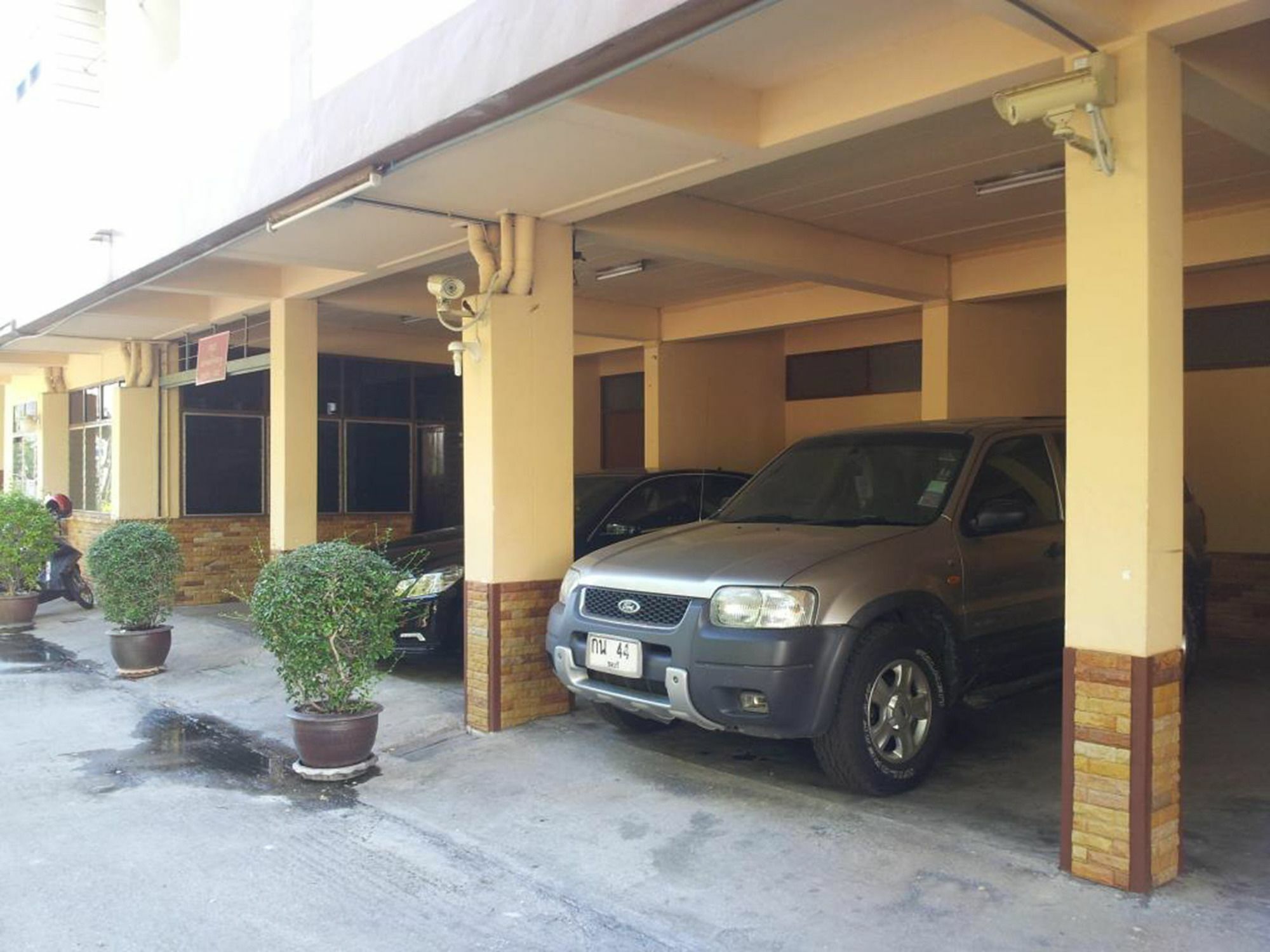 Aparthotel May Apartment 2*