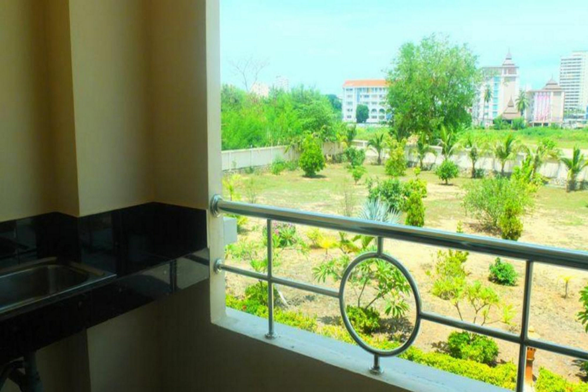 Lk Pavilion Executive Serviced 2*