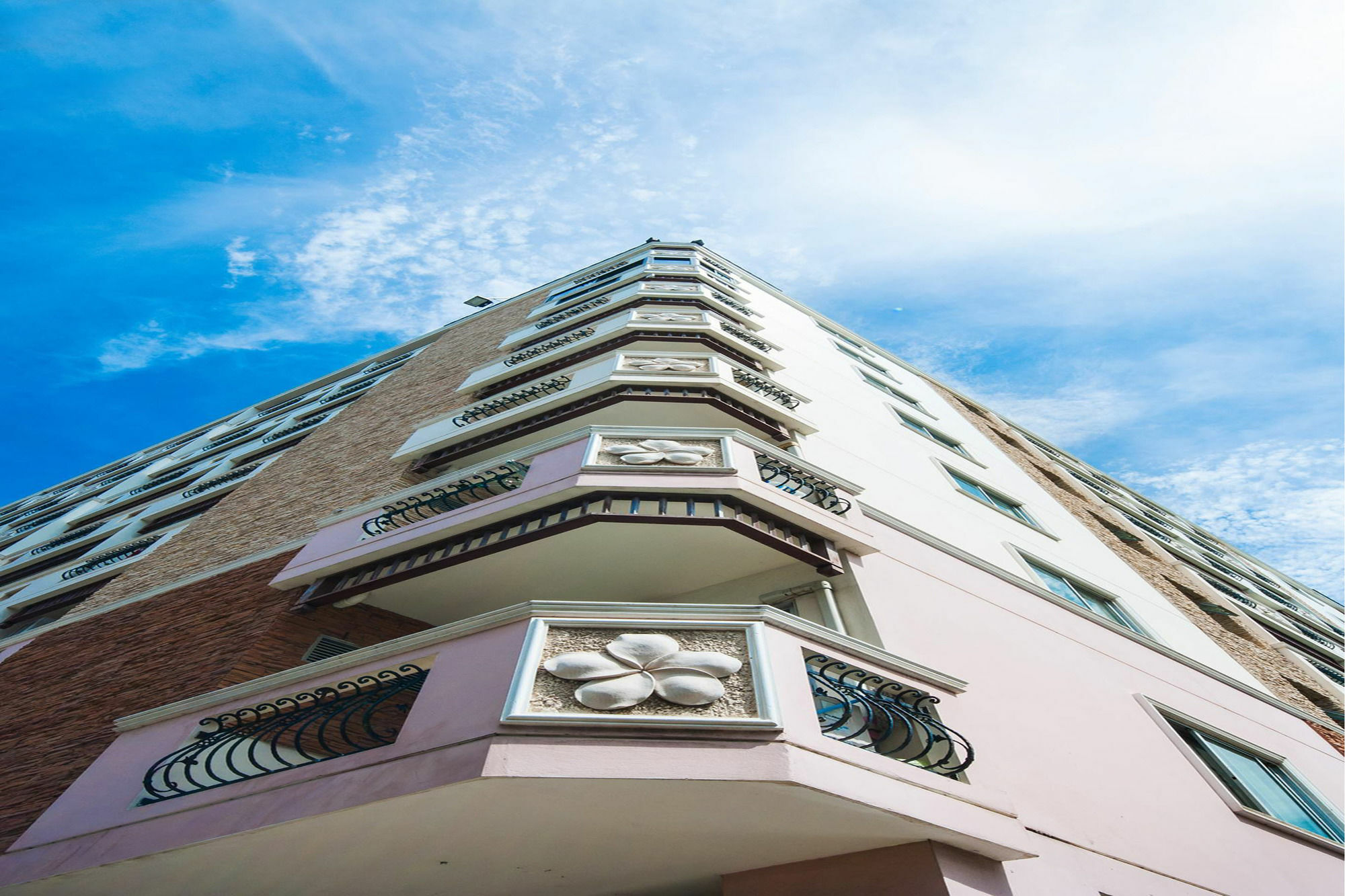 Sa-bai-dee Hotel Chonburi
