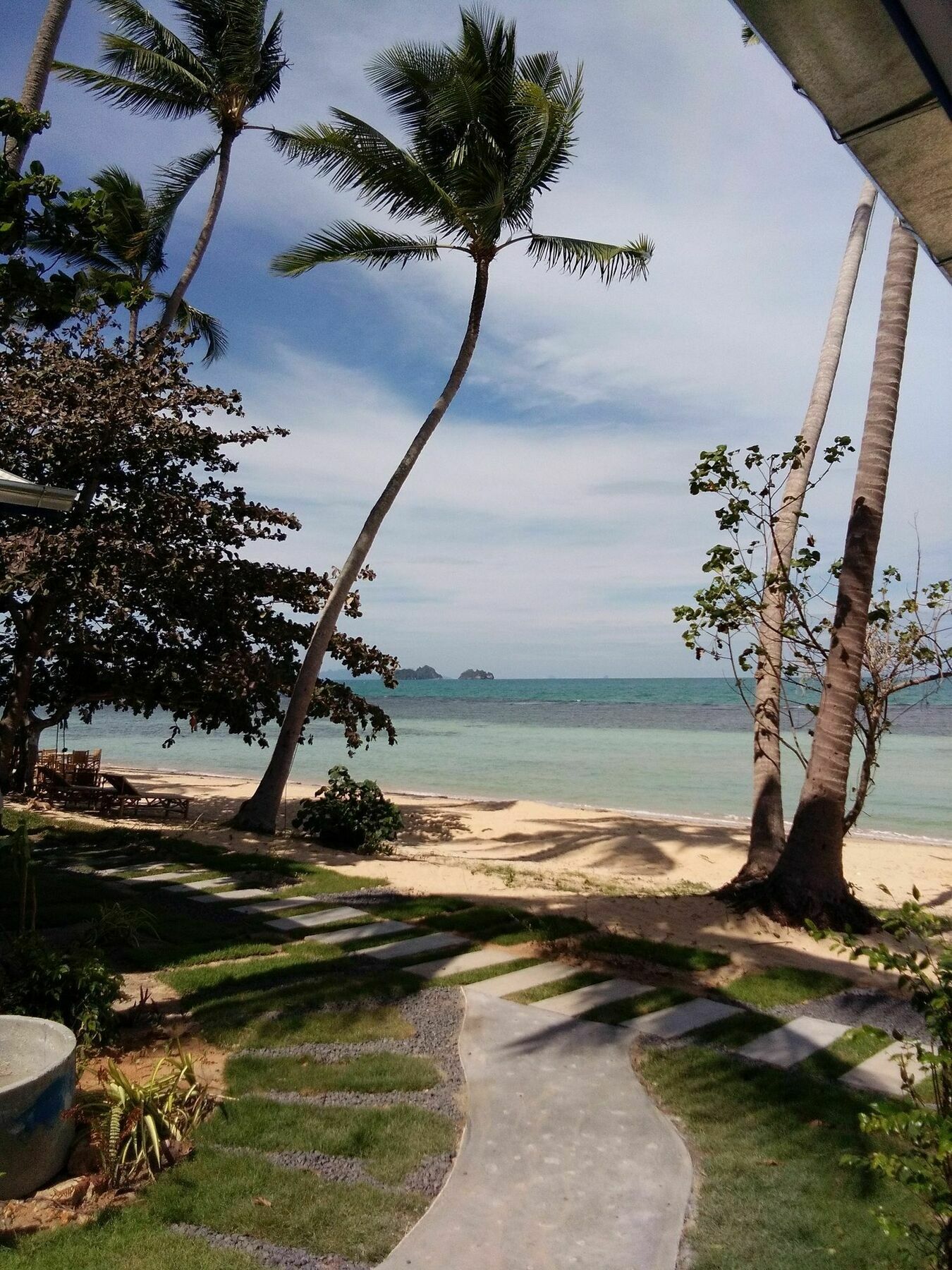 I Talay Bar & Hotel 2*