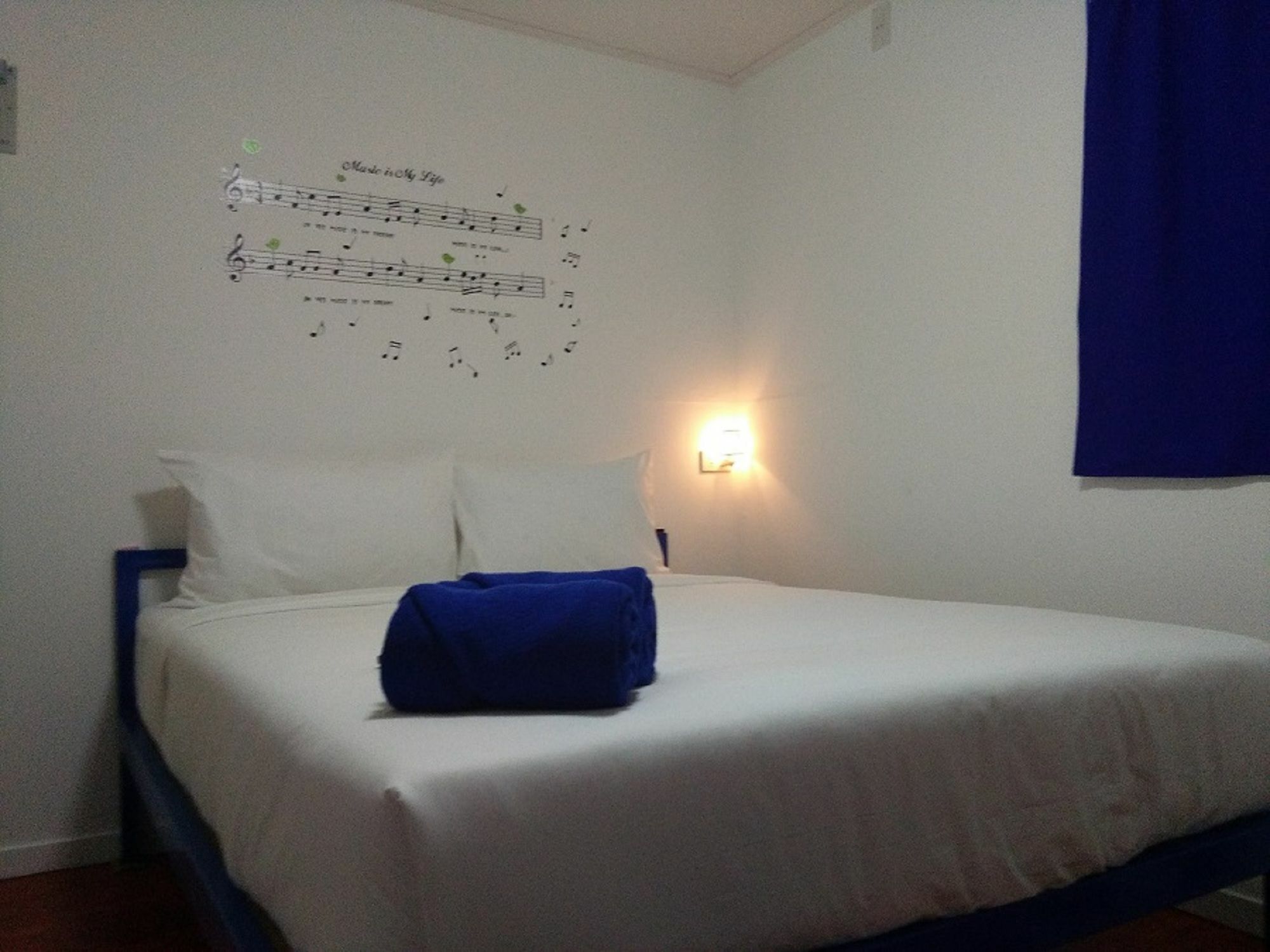 I Talay Bar & Hotel