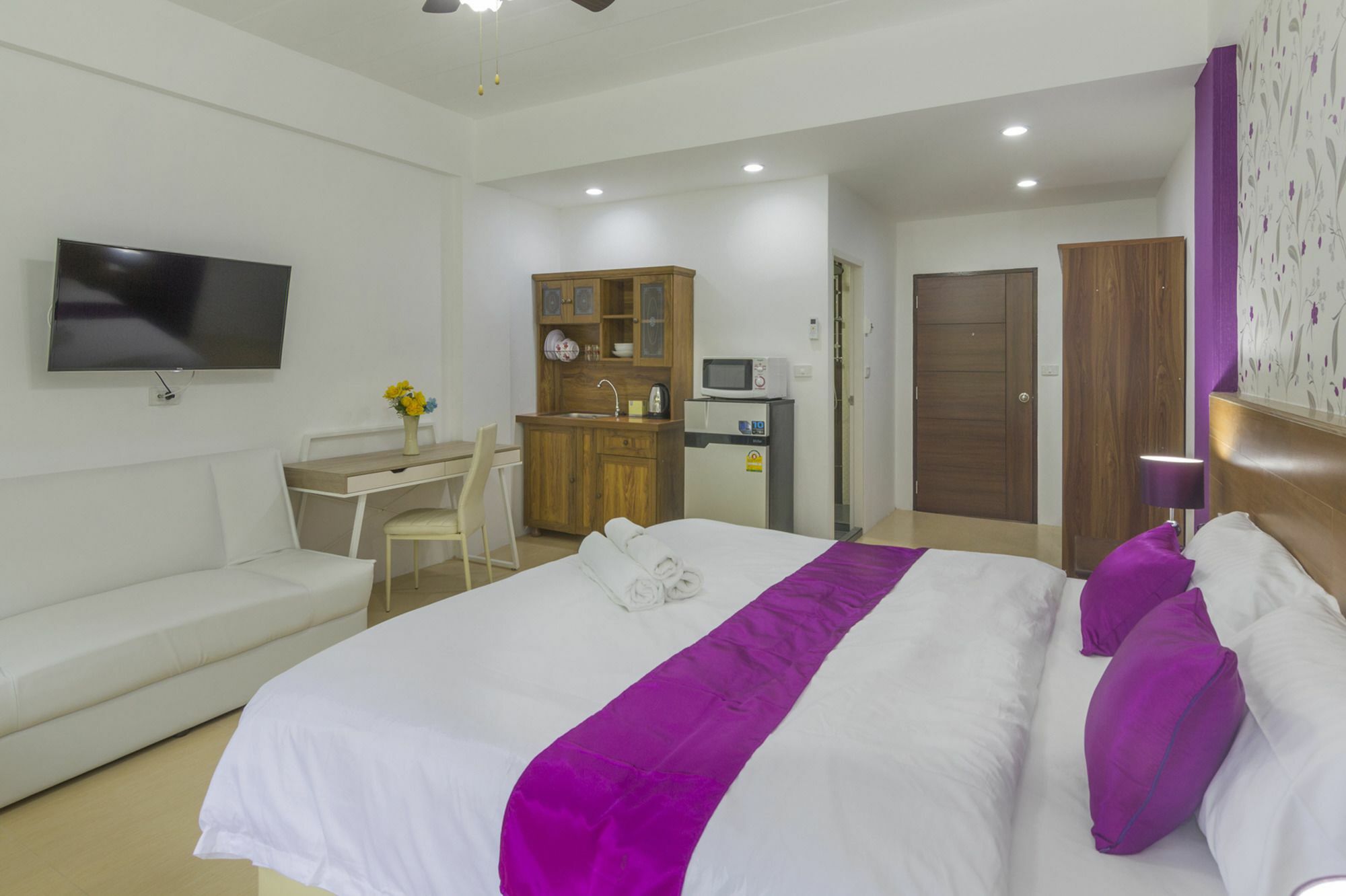 Kontiki Guest house 2*