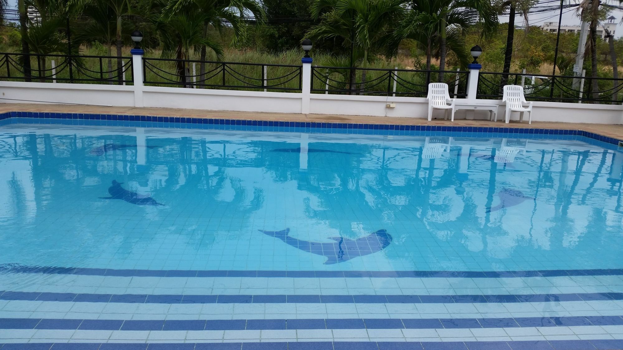 Sea View Apartment *
