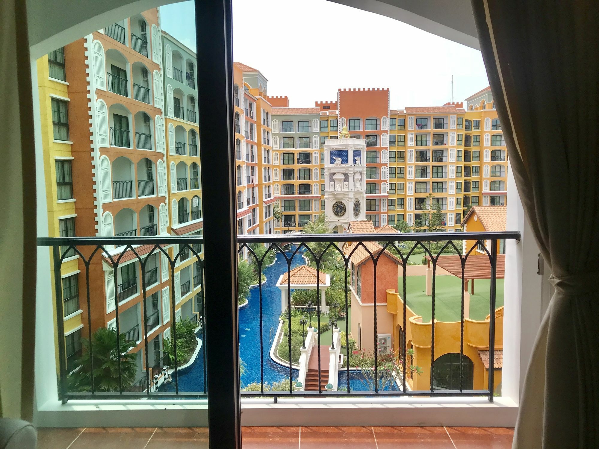 Venetian Pattaya Apartment *
