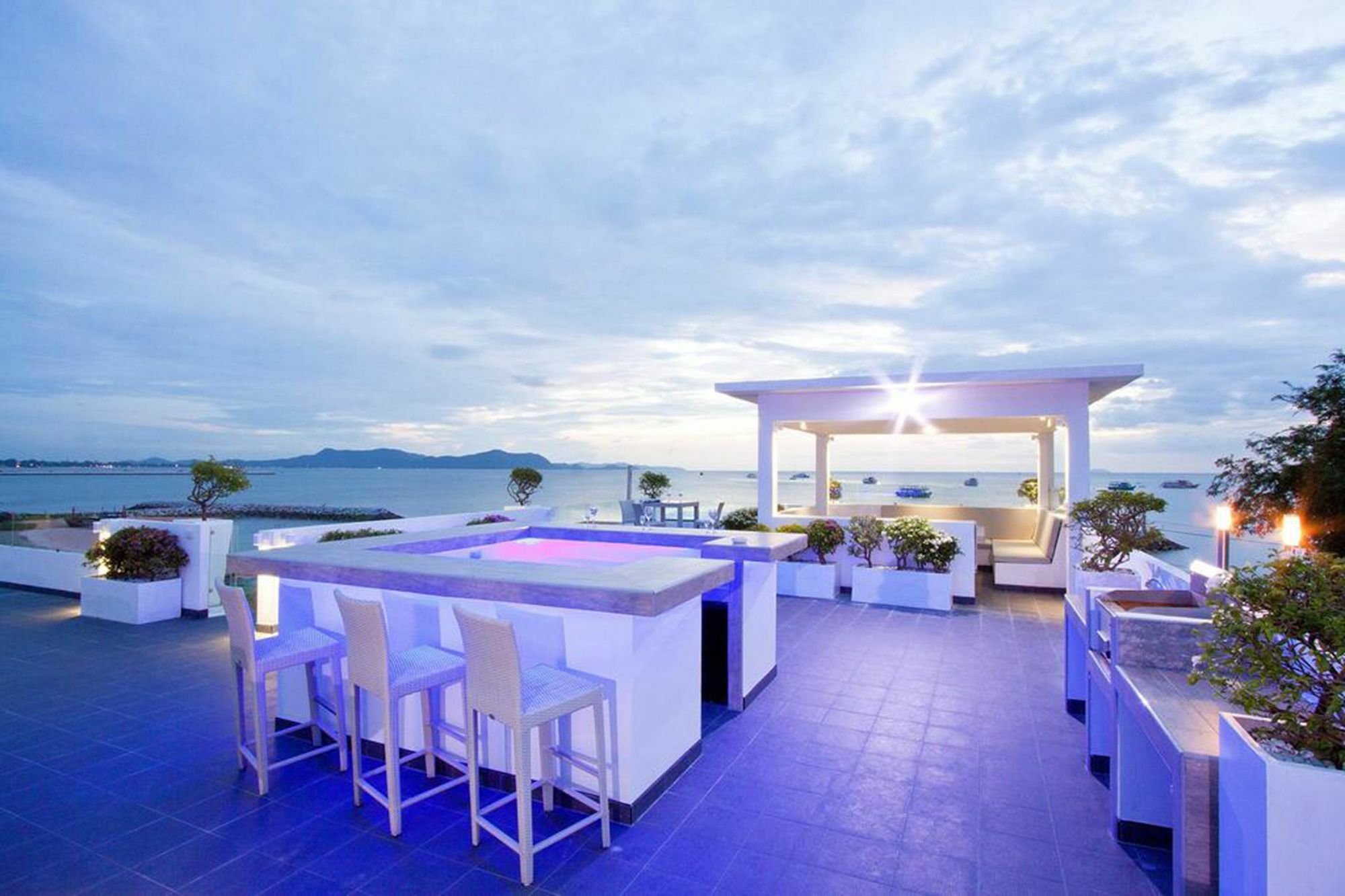 7th Heaven Front Villa Pattaya
