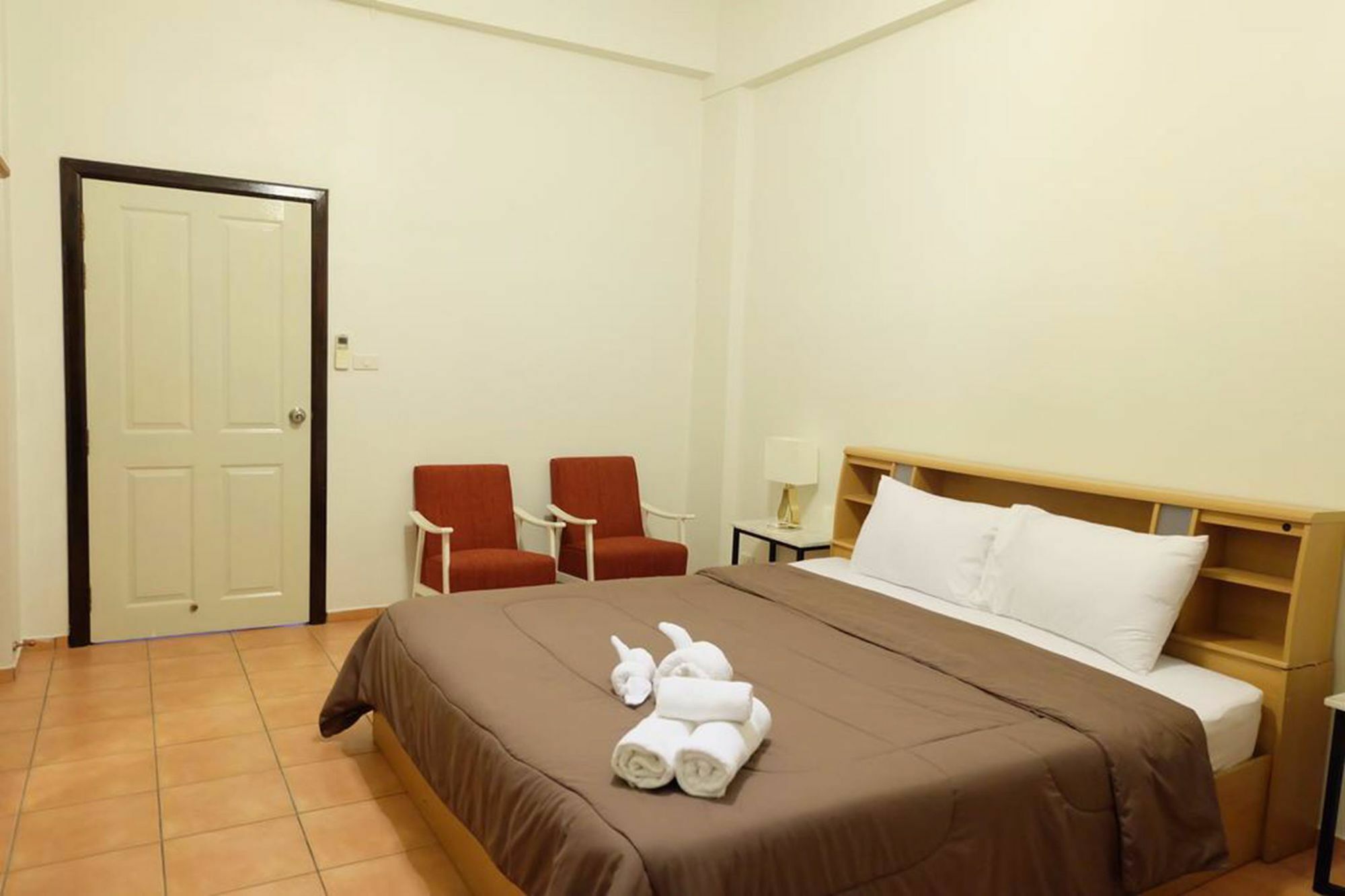 Inn Lomsabai