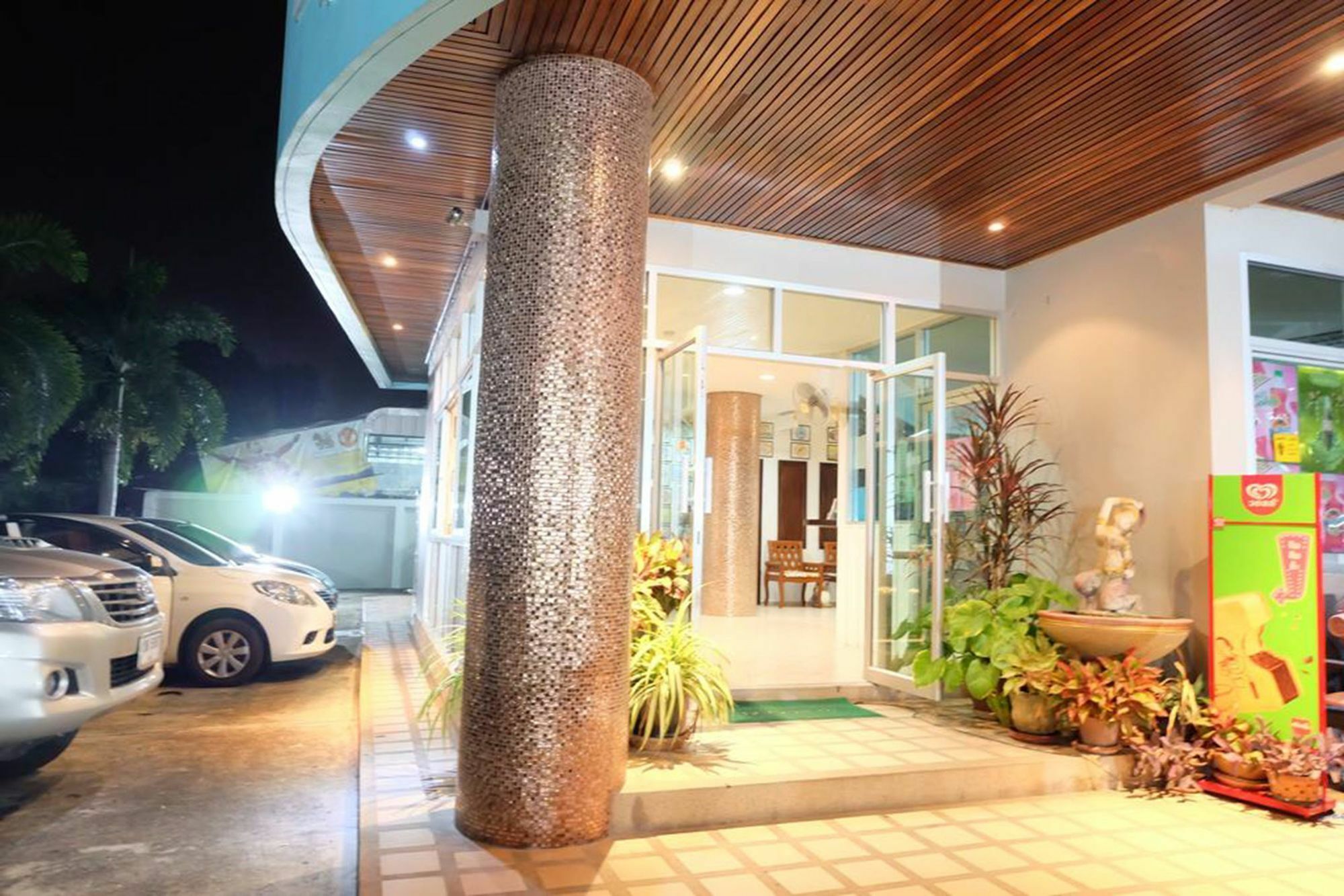 Lomsabai Inn