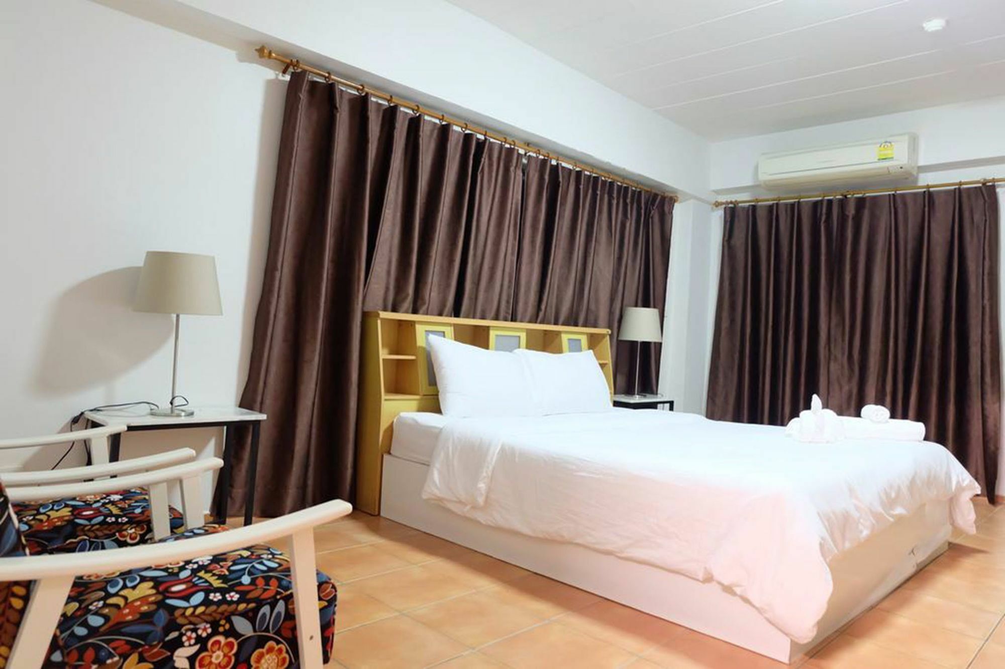 Inn Lomsabai