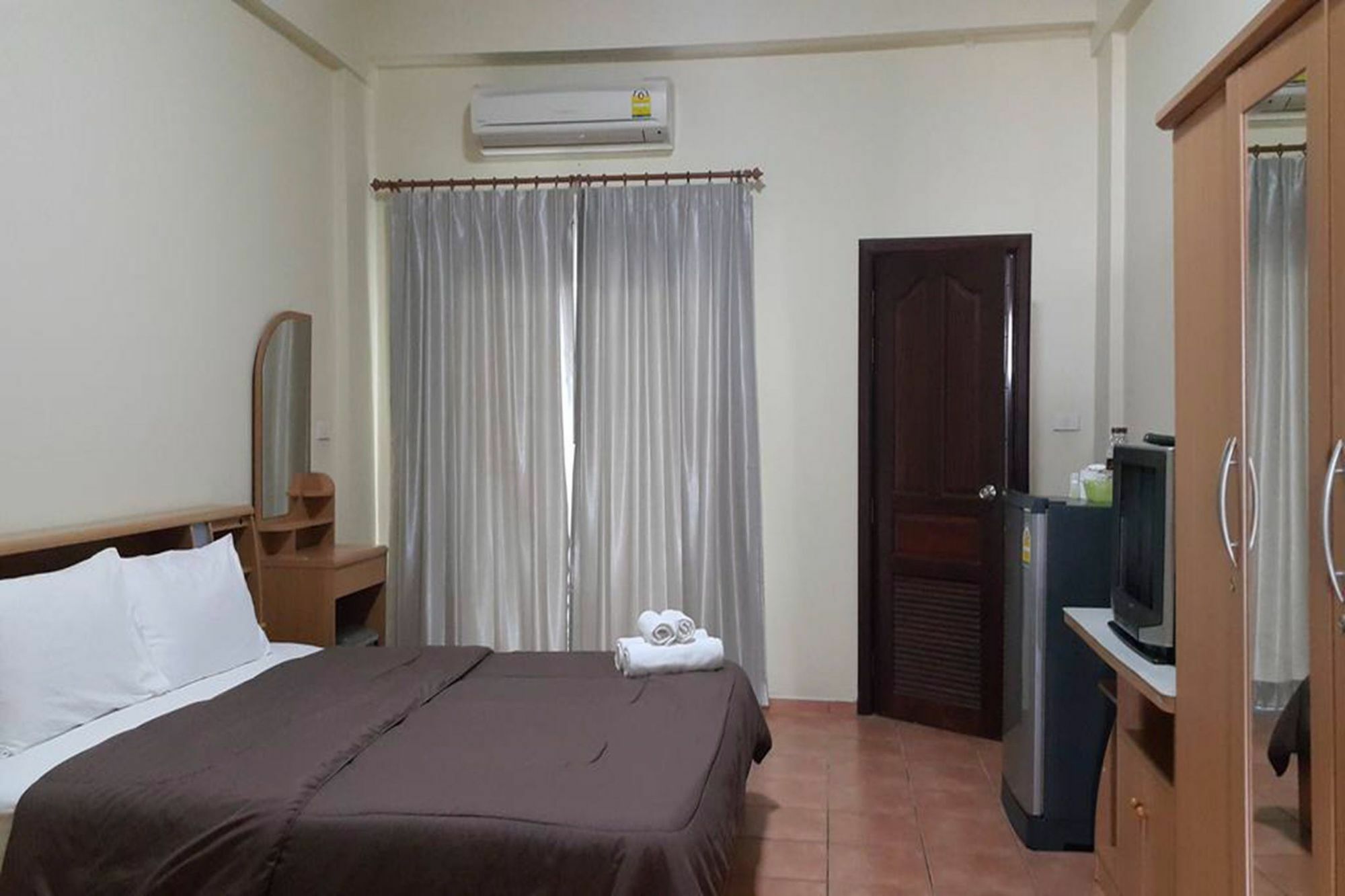 Inn Lomsabai 2*
