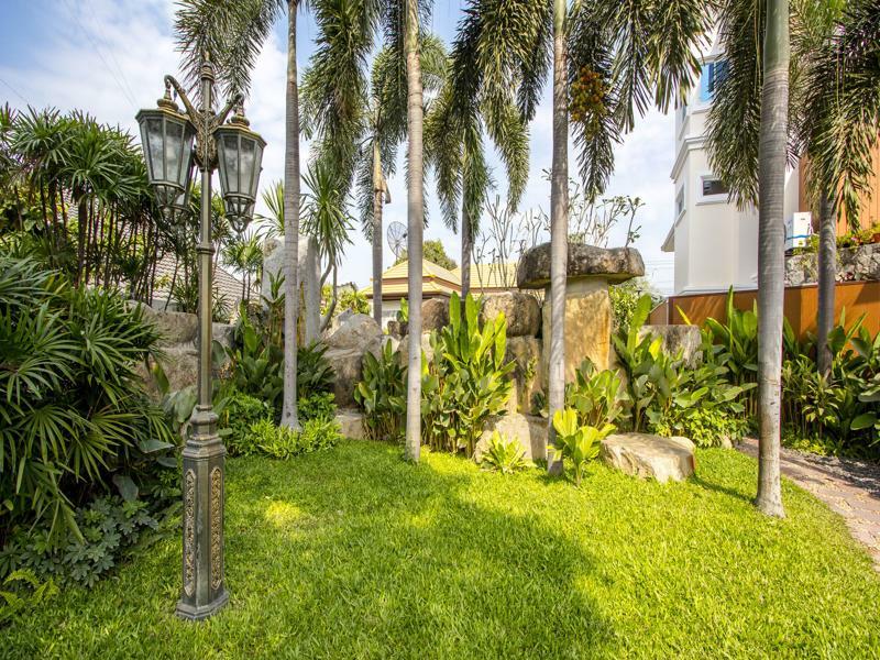 Aparthotel Phu Places Bang Saen