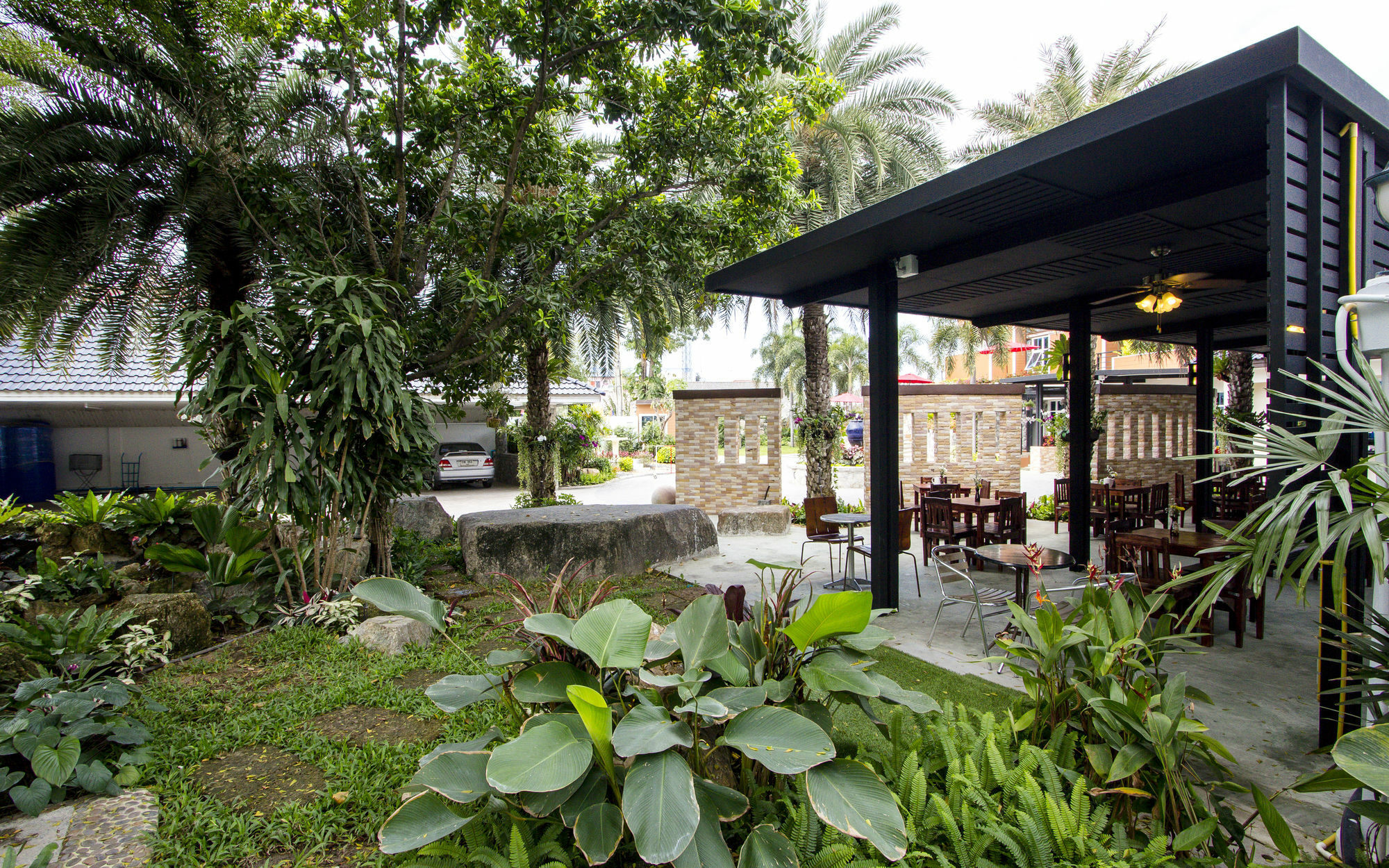 Phu Places Aparthotel