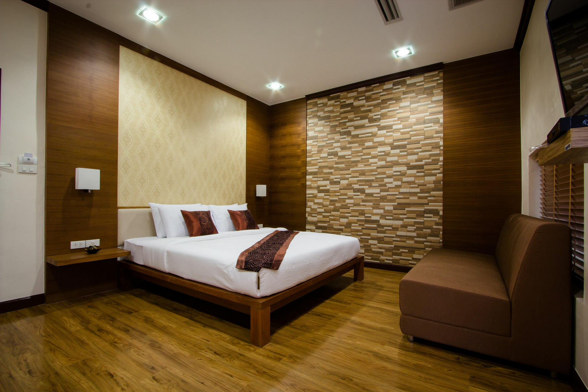 Phu Places Aparthotel Bang Saen
