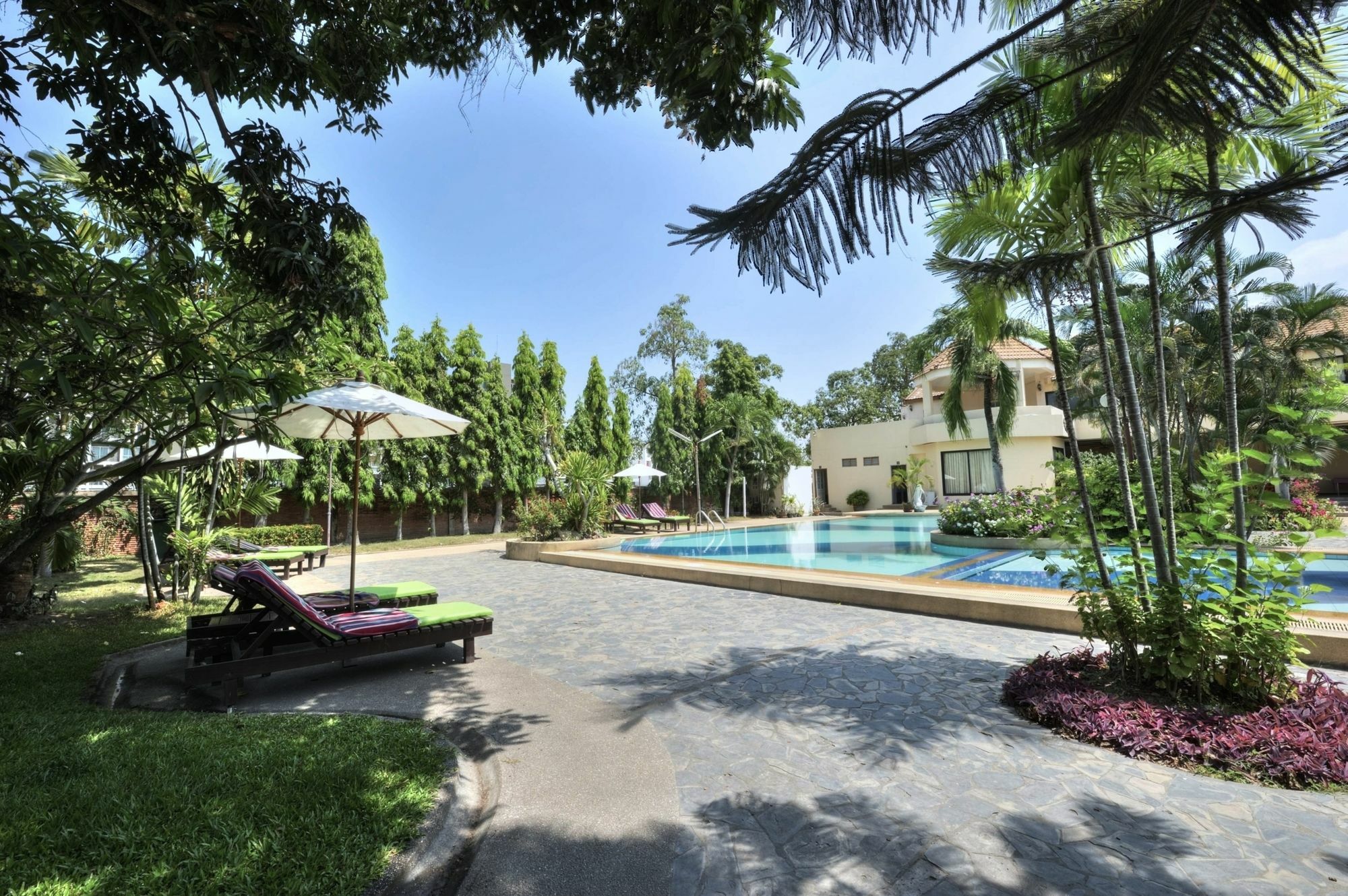 Jomtien Garden & 4*