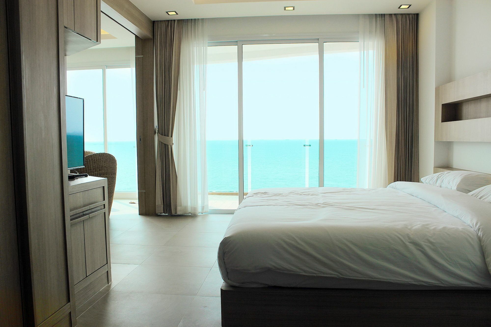 Apartment Paradise Ocean View Front In Pattaya Bang Lamung