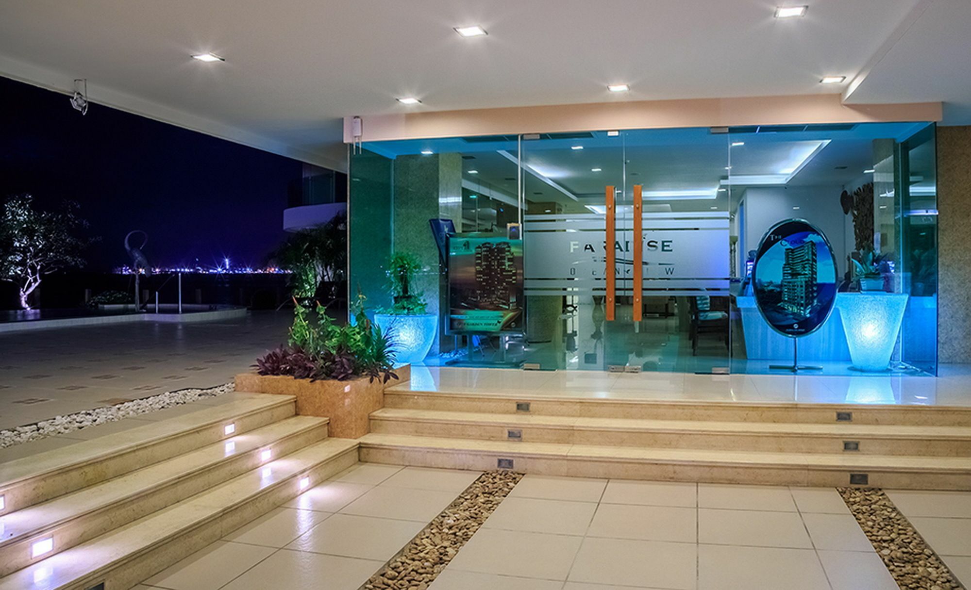 Paradise Ocean View Front In Pattaya *