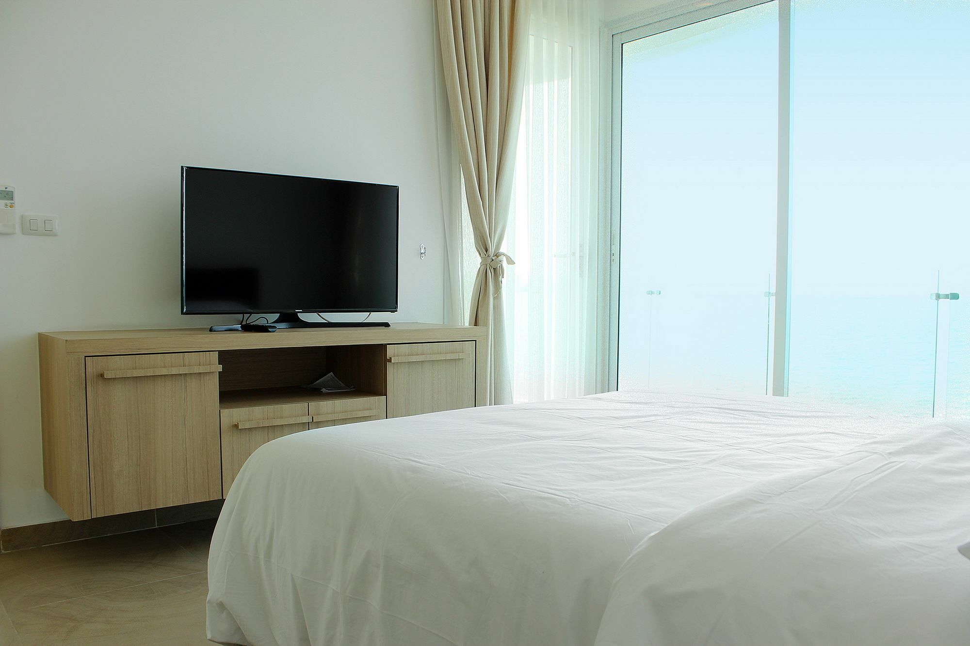 Apartment Paradise Ocean View Front In Pattaya *