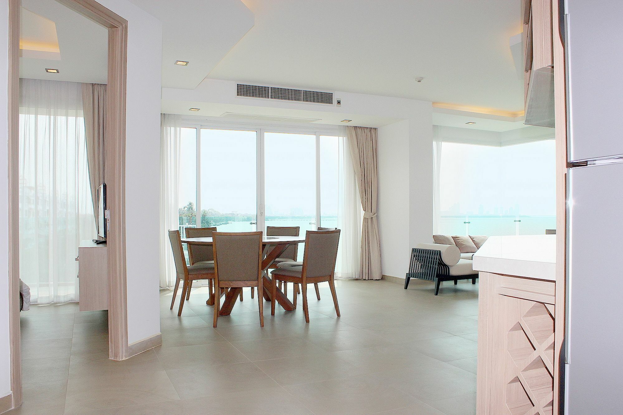 Apartment Paradise Ocean View Front In Pattaya