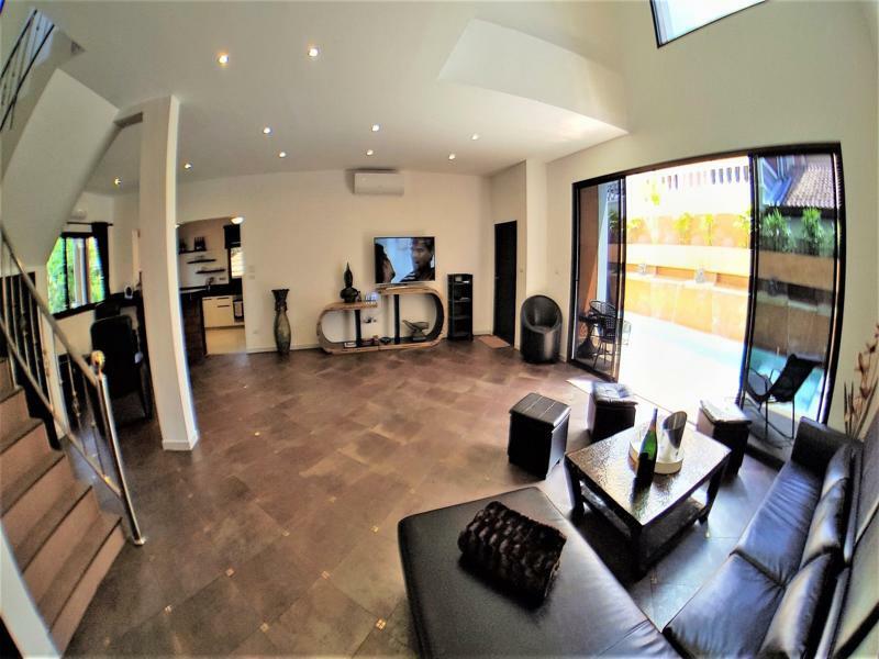 Hideland - The Luxury Tropical Villa Pattaya