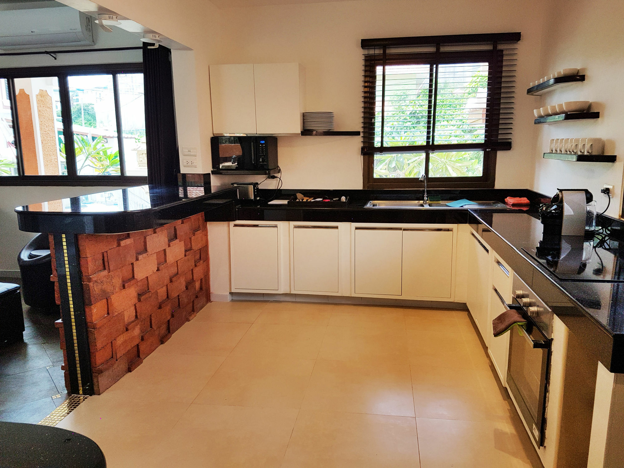Villa Hideland - The Luxury Tropical