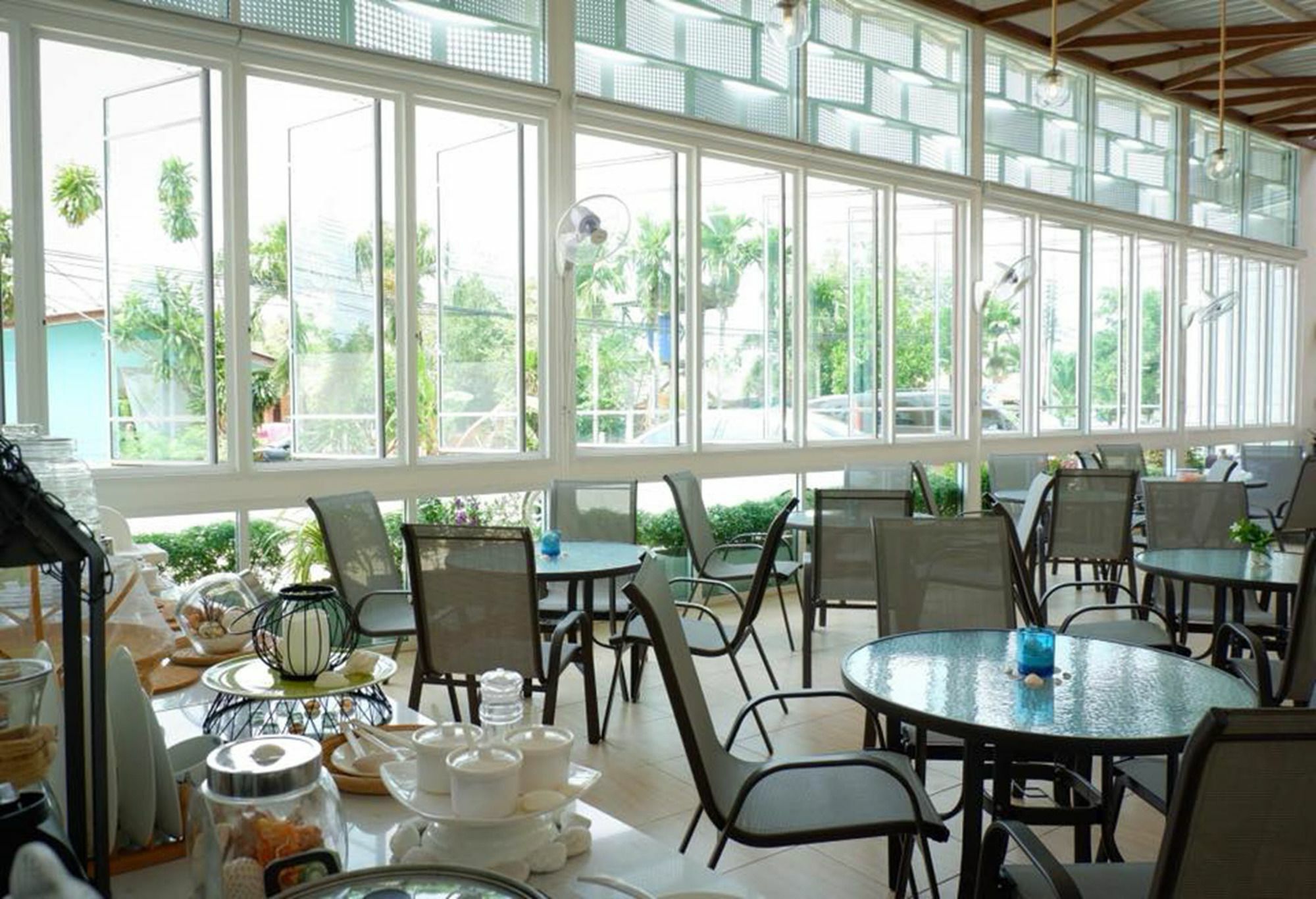 Pool Lay Hotel 3*