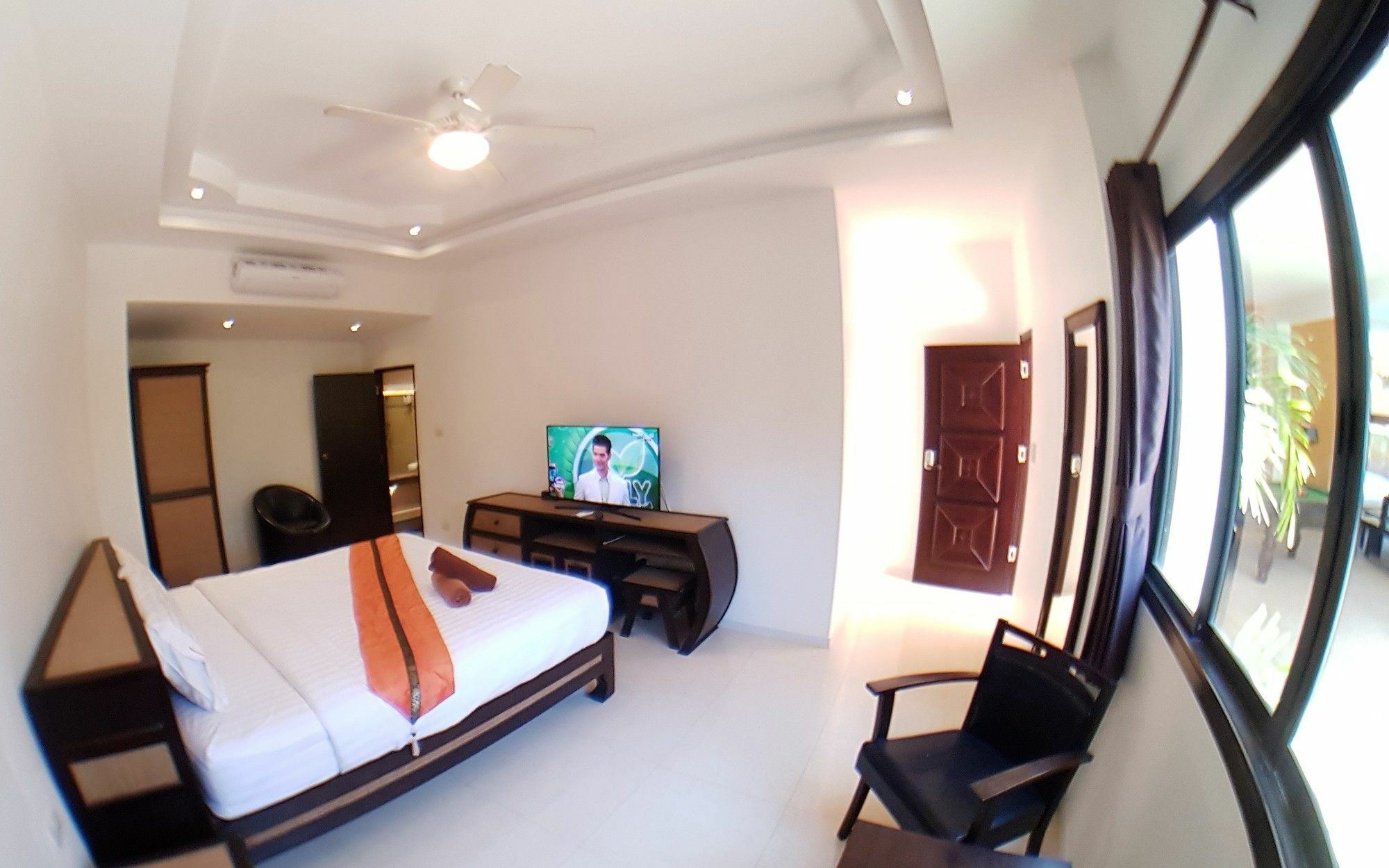 Hideland - The Luxury Tropical Villa Pattaya