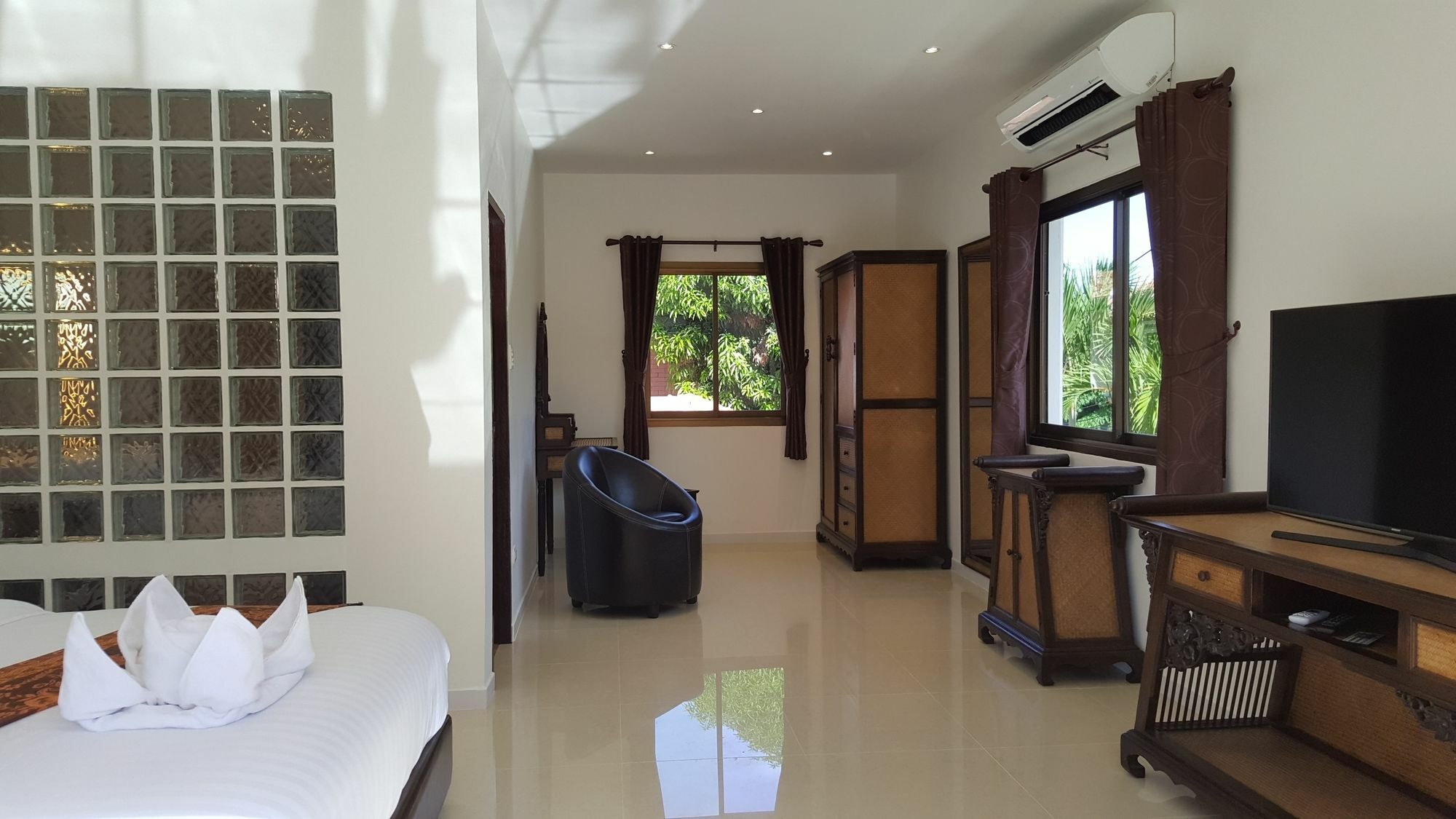 Villa Hideland - The Luxury Tropical Pattaya