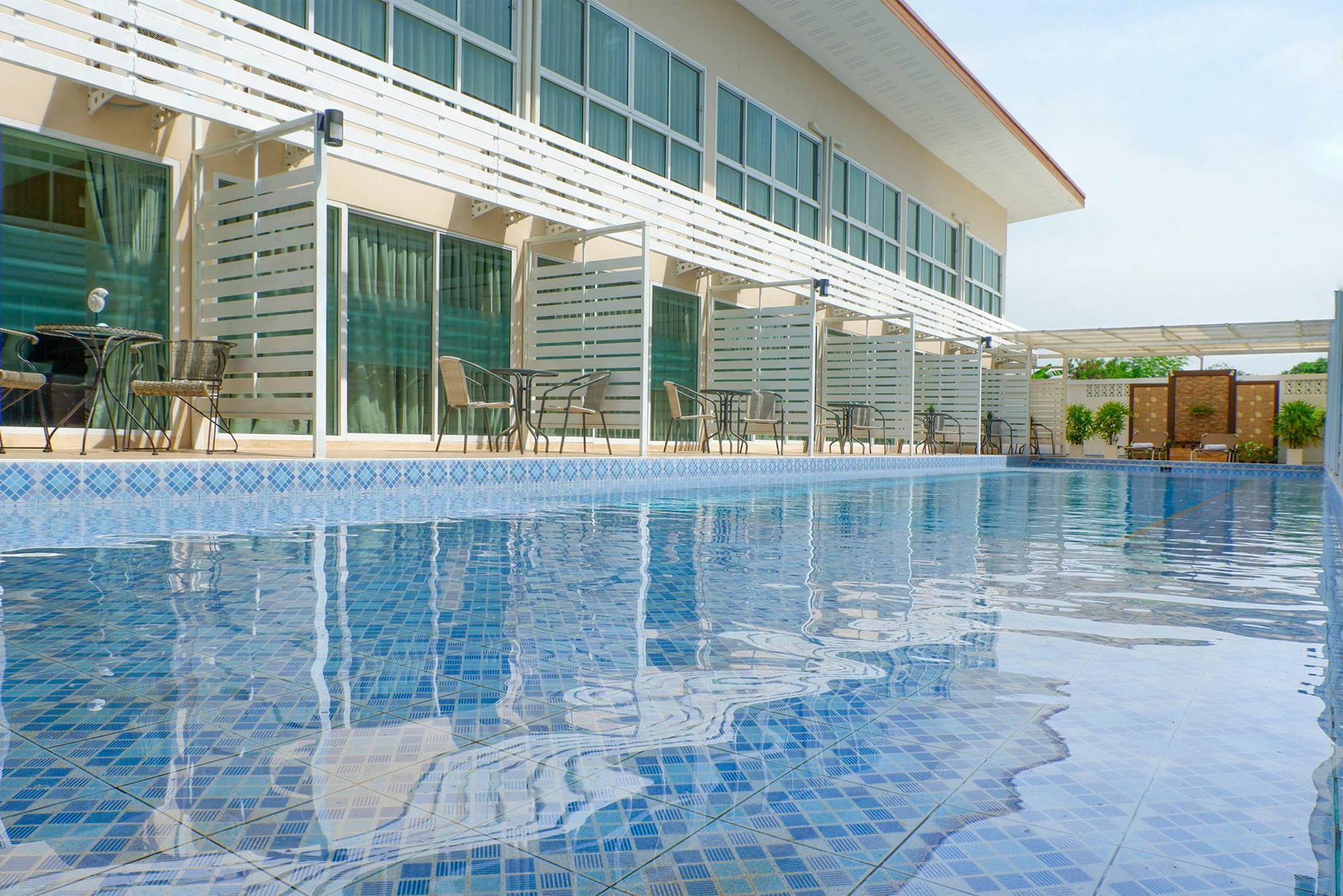Pool Lay 3*