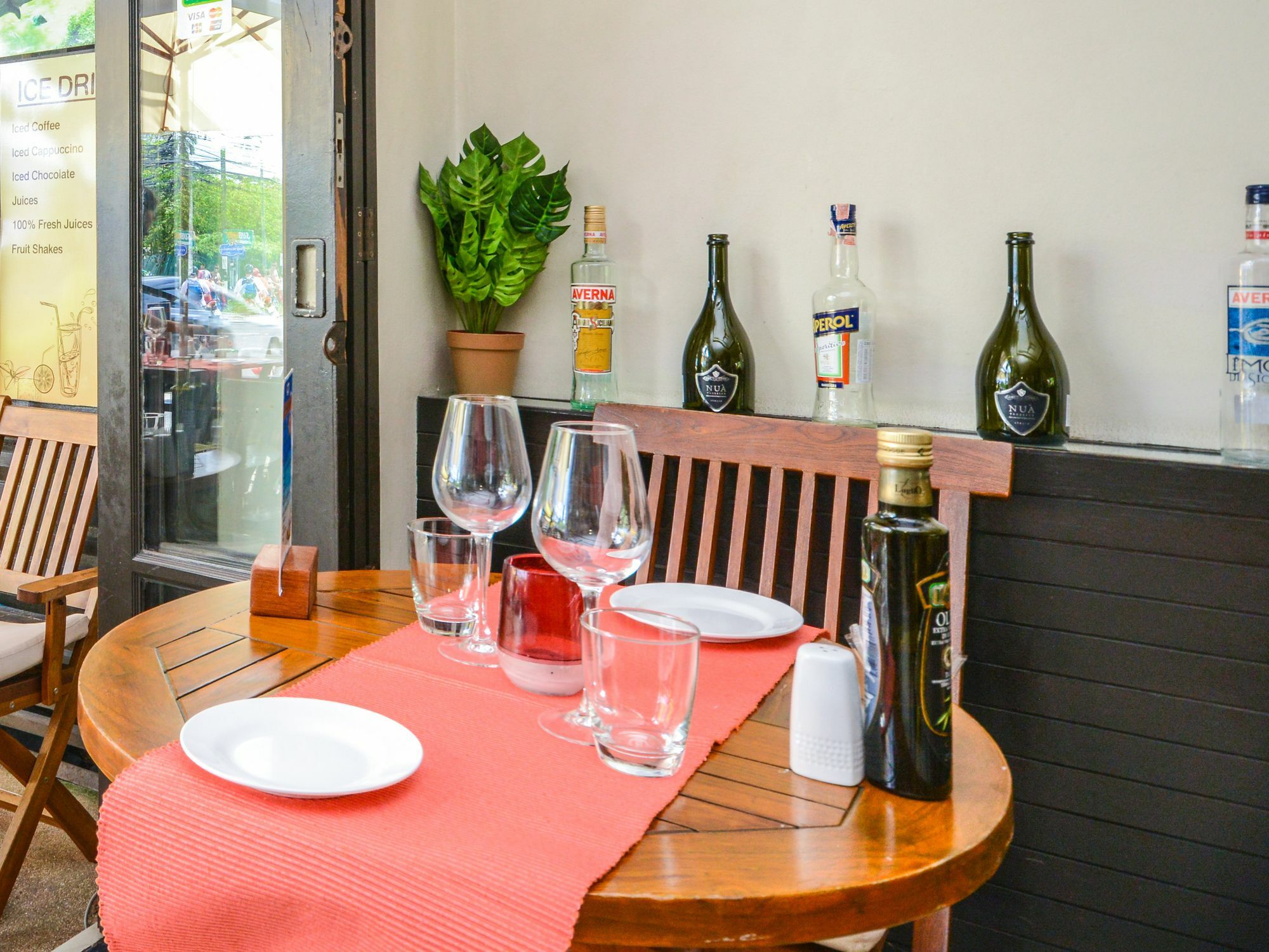 Enjoy's House & Cafe' Ban Karon