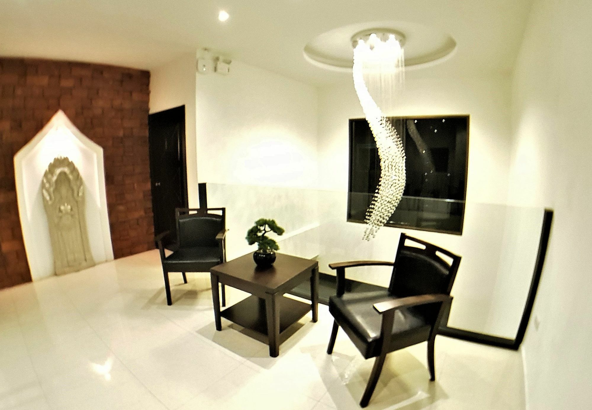 Hideland - The Luxury Tropical *