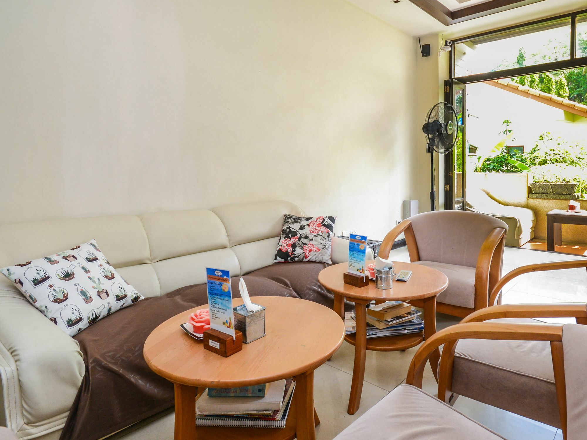 Enjoy's House & Cafe' 2* Ban Karon