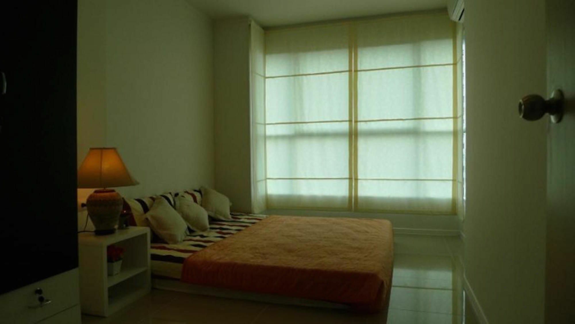 Hotel The Ralaxing At Lumpini Park Condominium.