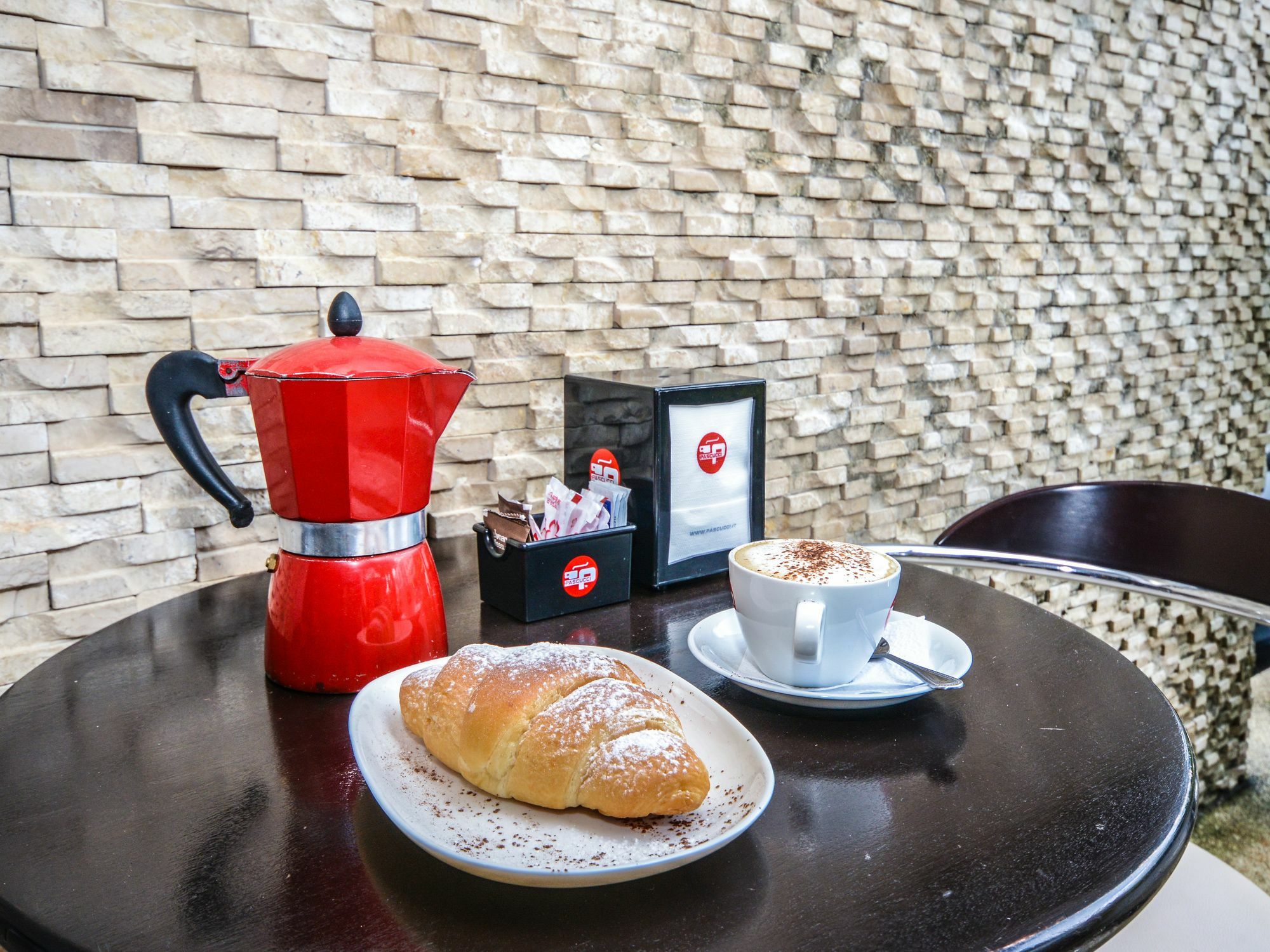 Enjoy's House & Cafe'