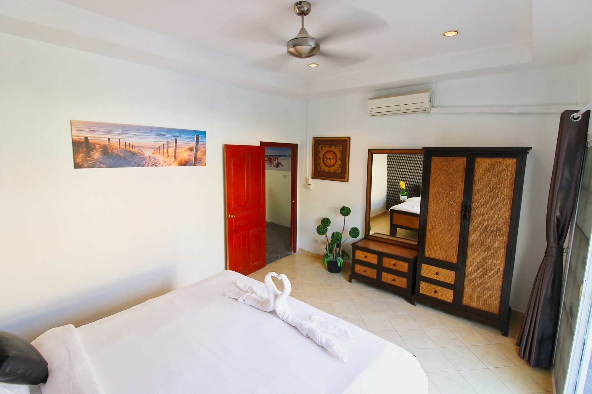 Grande Adam Private Pool Pousada Pattaya