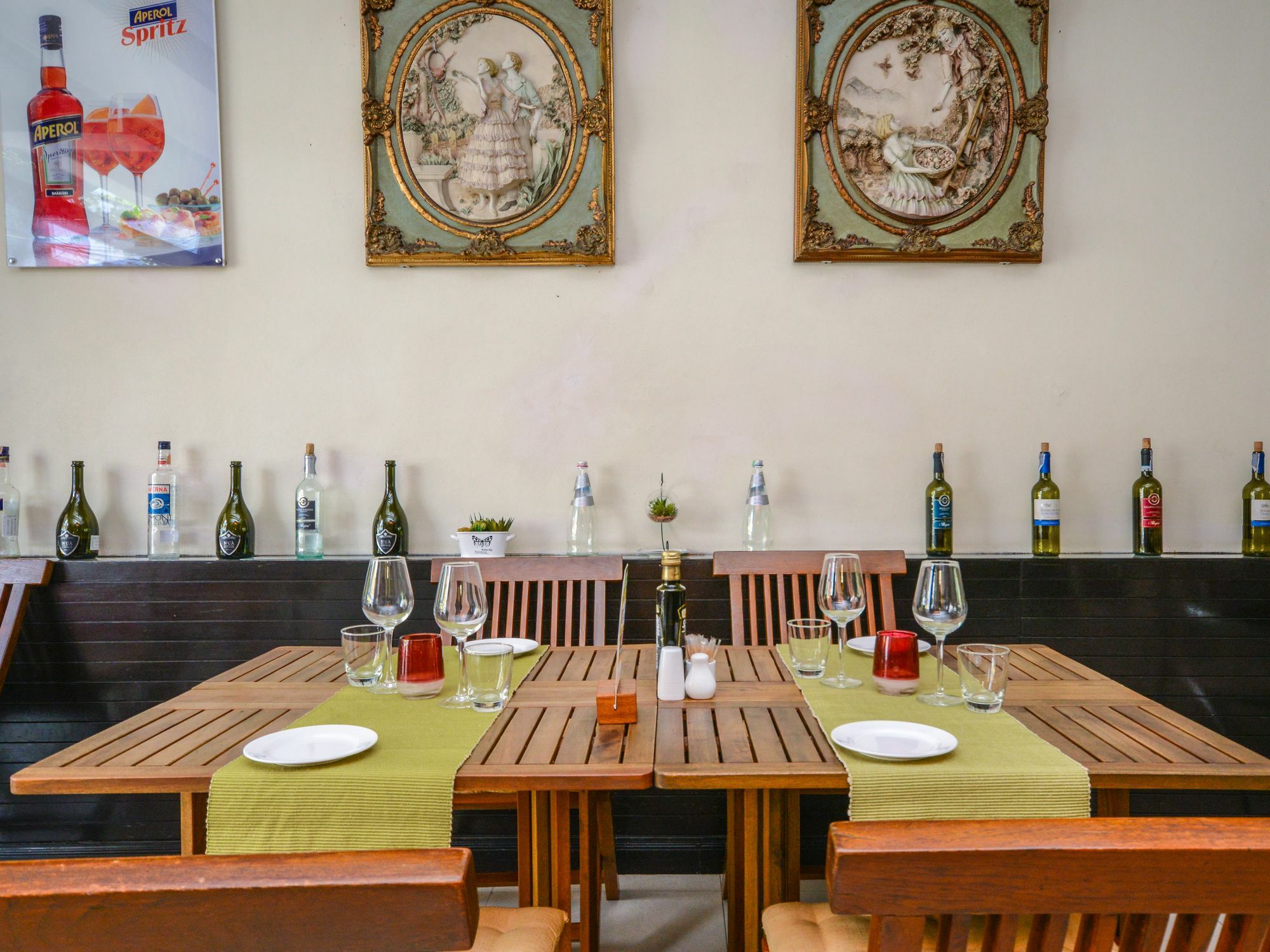 Enjoy's House & Cafe' Hotel Ban Karon