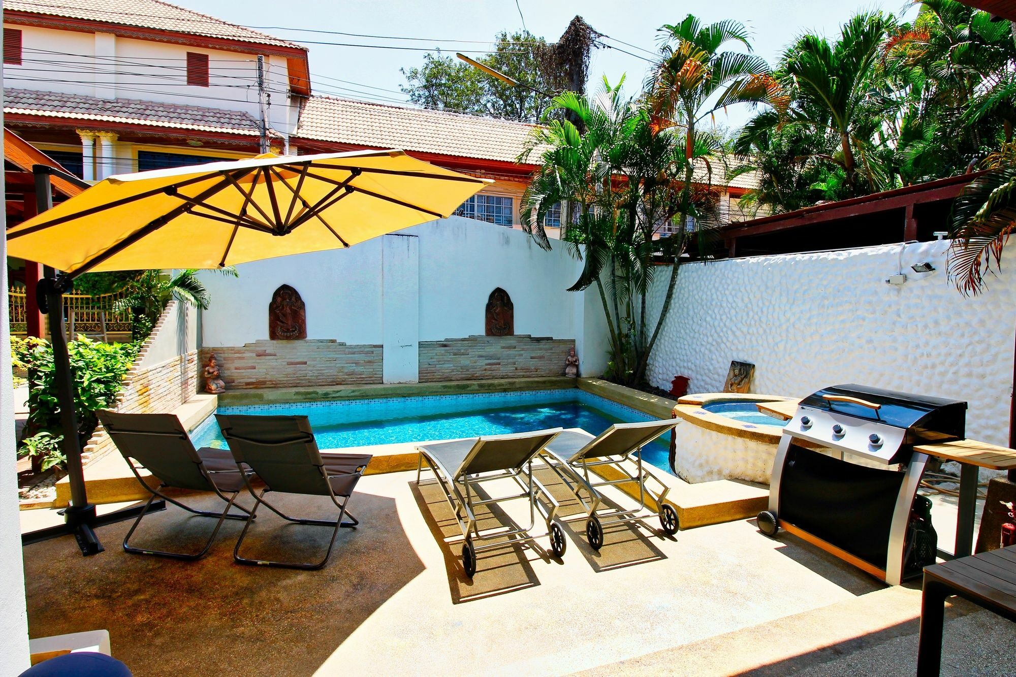 Grande Adam Private Pool Pousada Pattaya