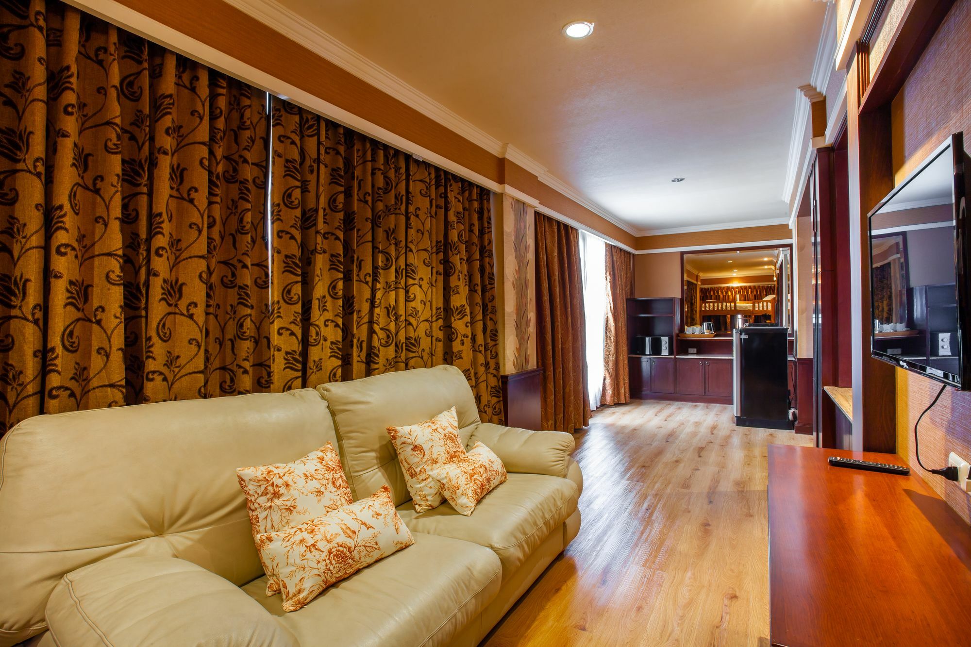 Floral - Dolphin Circle Resort