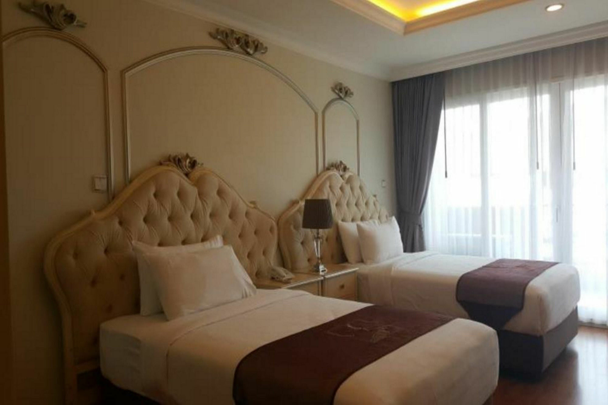 Hotel Lk Noble