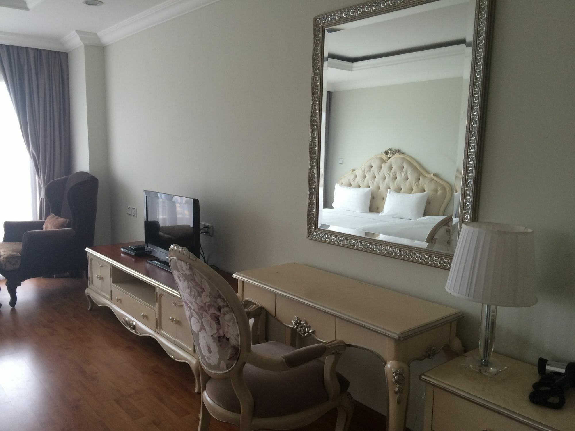 Hotel Lk Noble