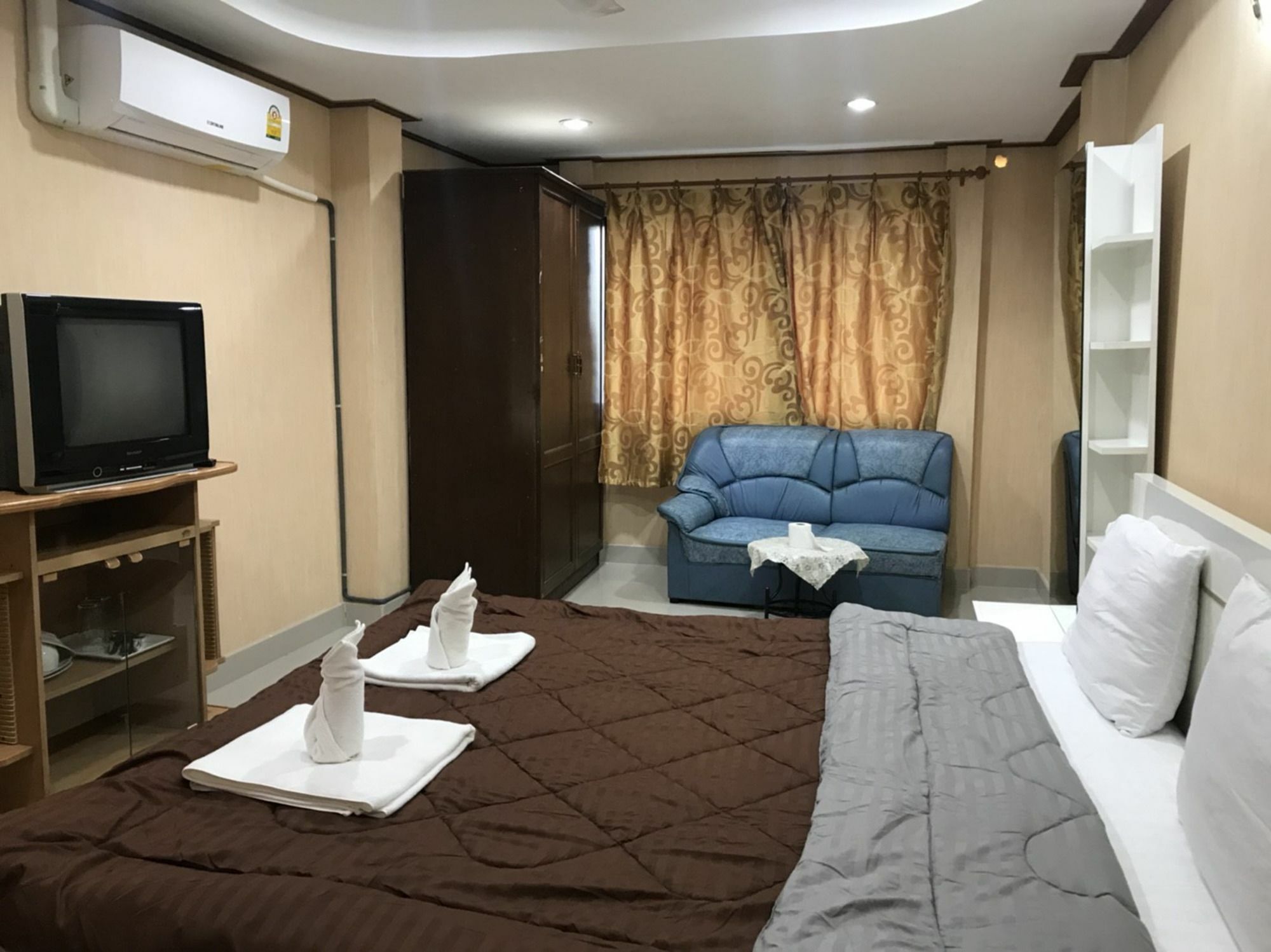 Oyo 75494 President Guest house Pattaya